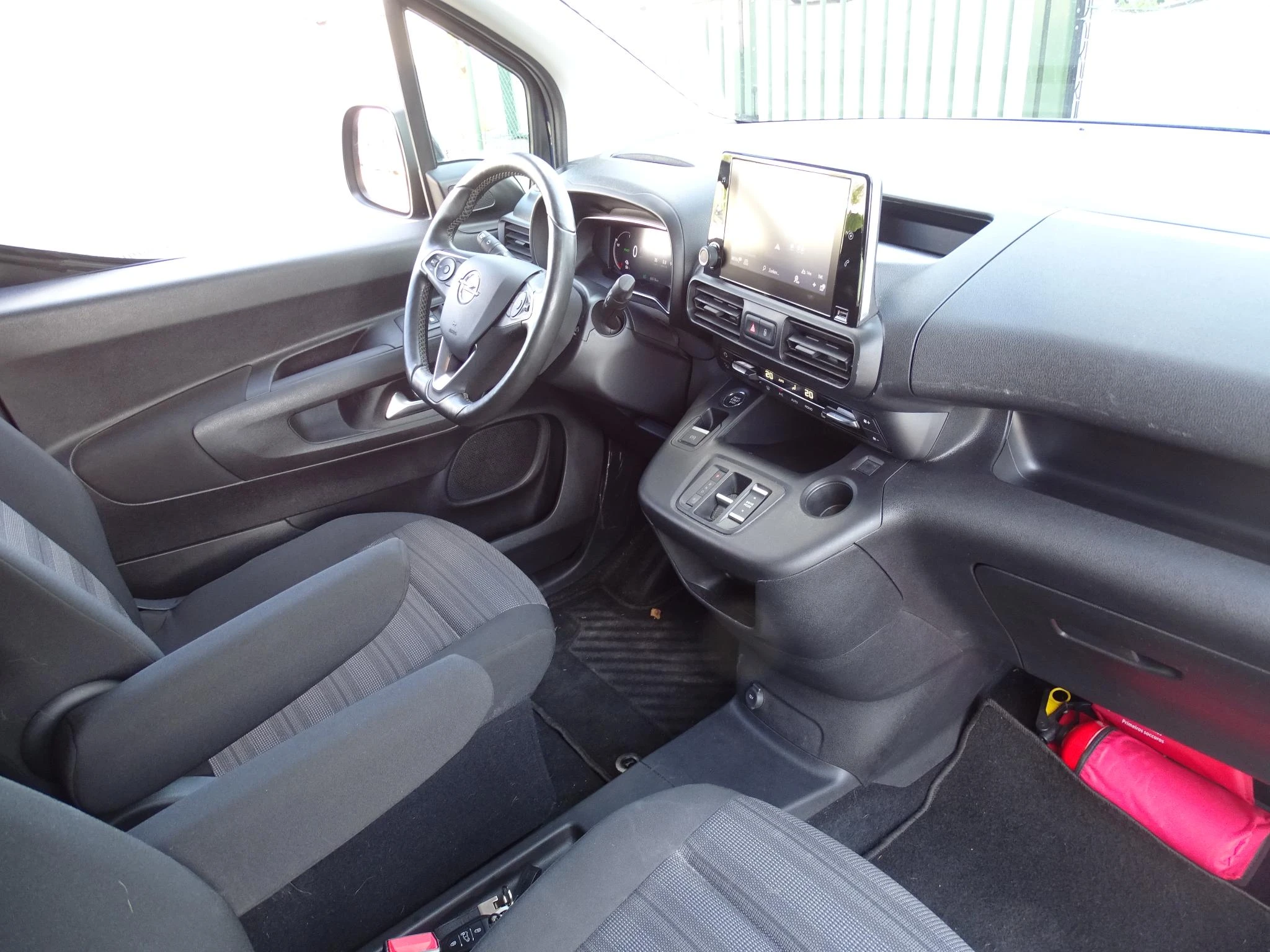 Opel-Combo-e Life-image-12