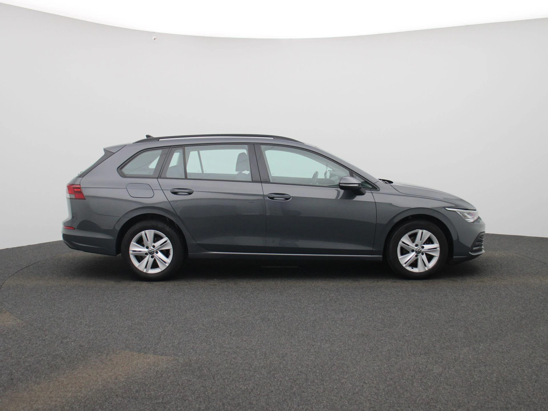 Volkswagen-Golf-image-6