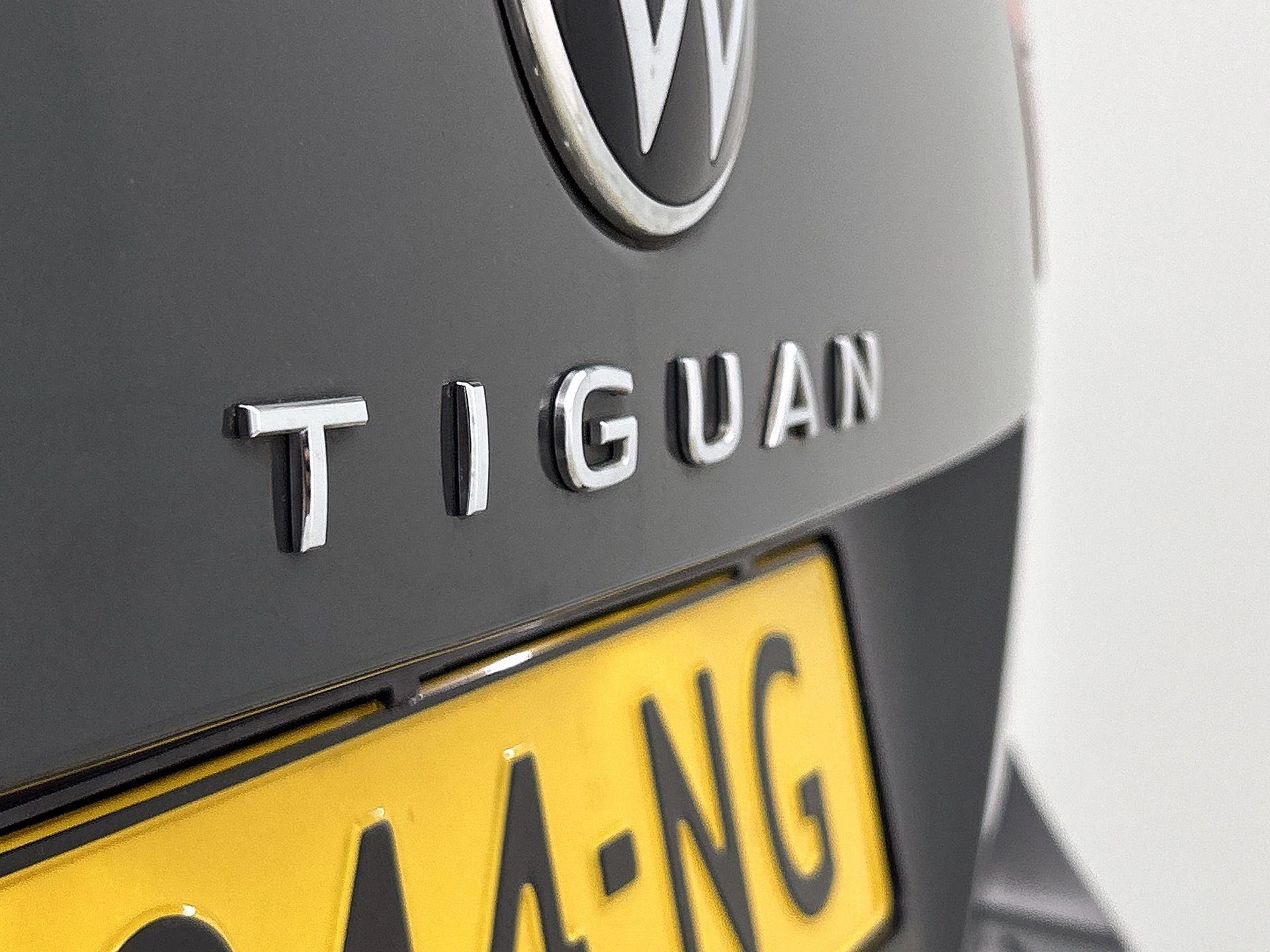 Volkswagen-Tiguan-image-25