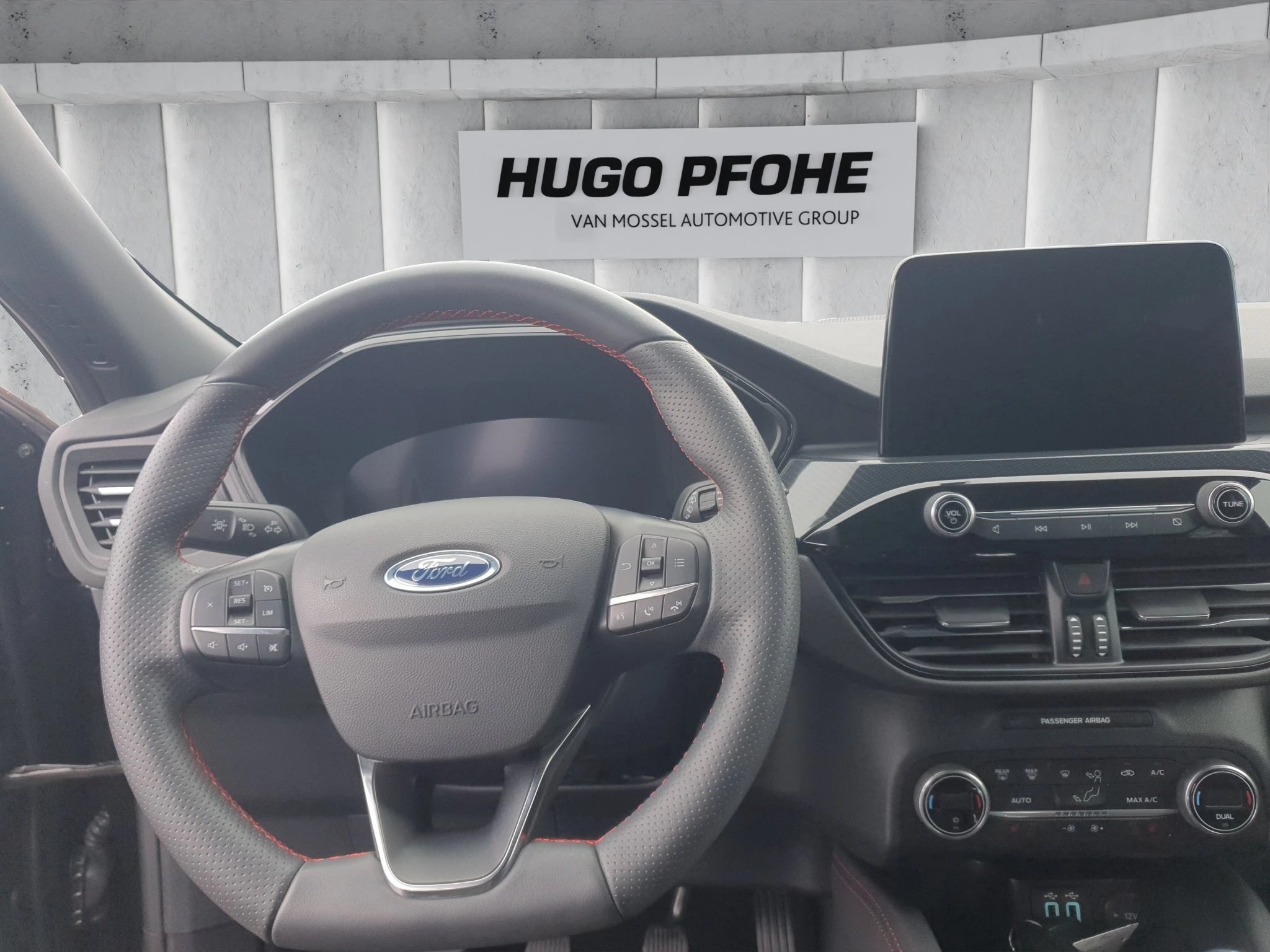 Ford Kuga ST-Line X 1.5 EB LED | Standh | RFK | SHZ | PDC | LMF | Navi | BT