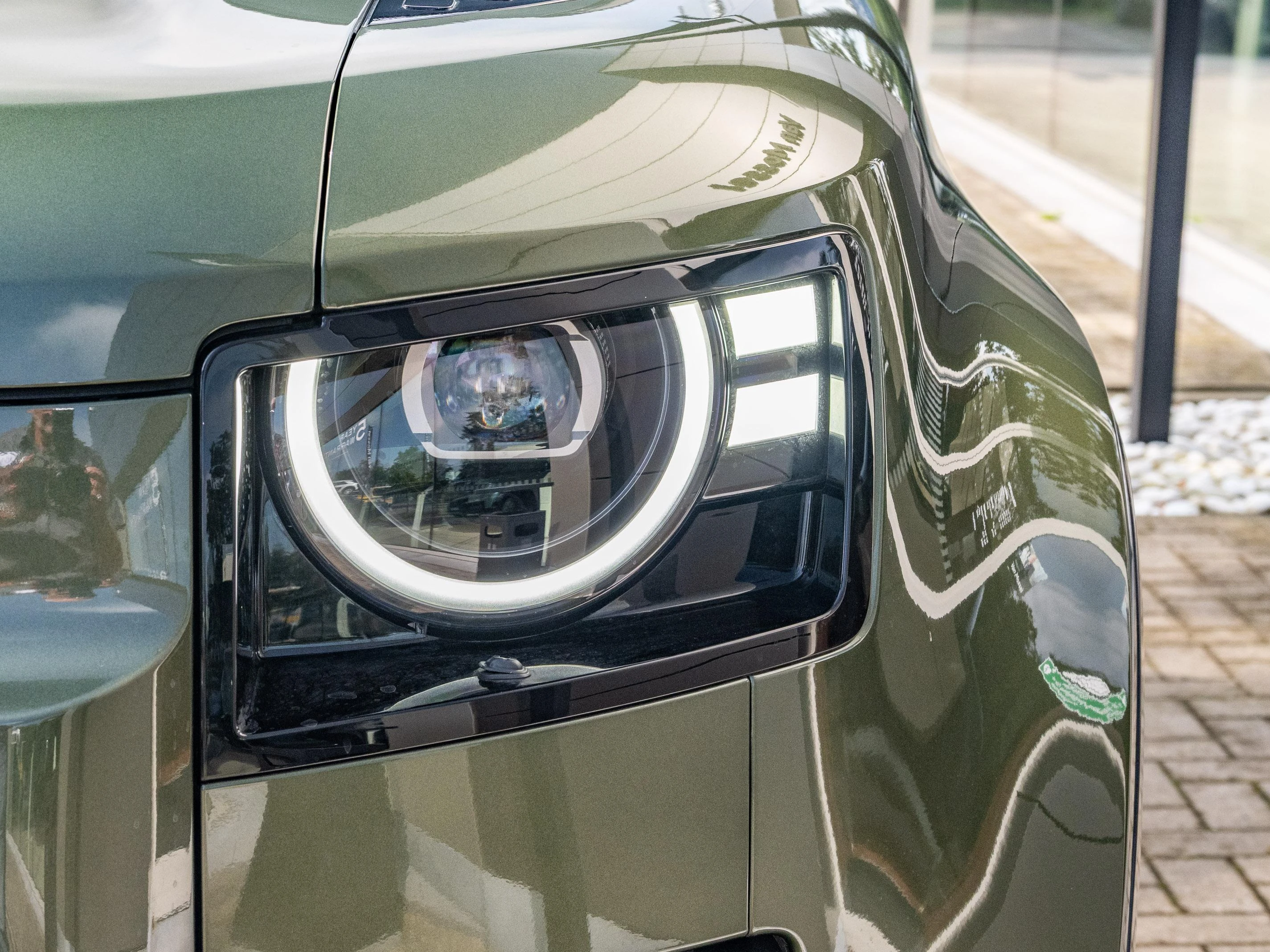 Land Rover-Defender-image-16