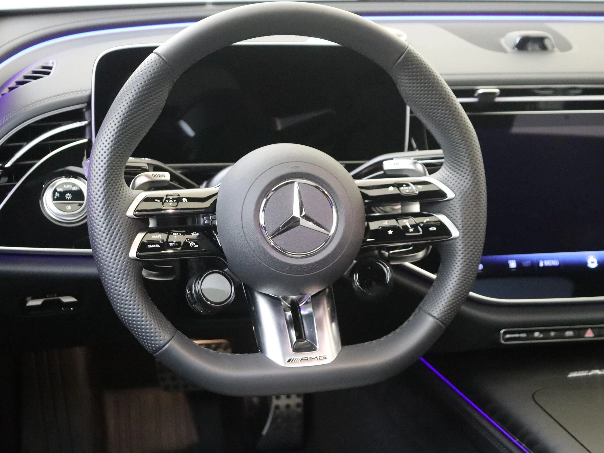 Mercedes-Benz-E-Klasse-image-16