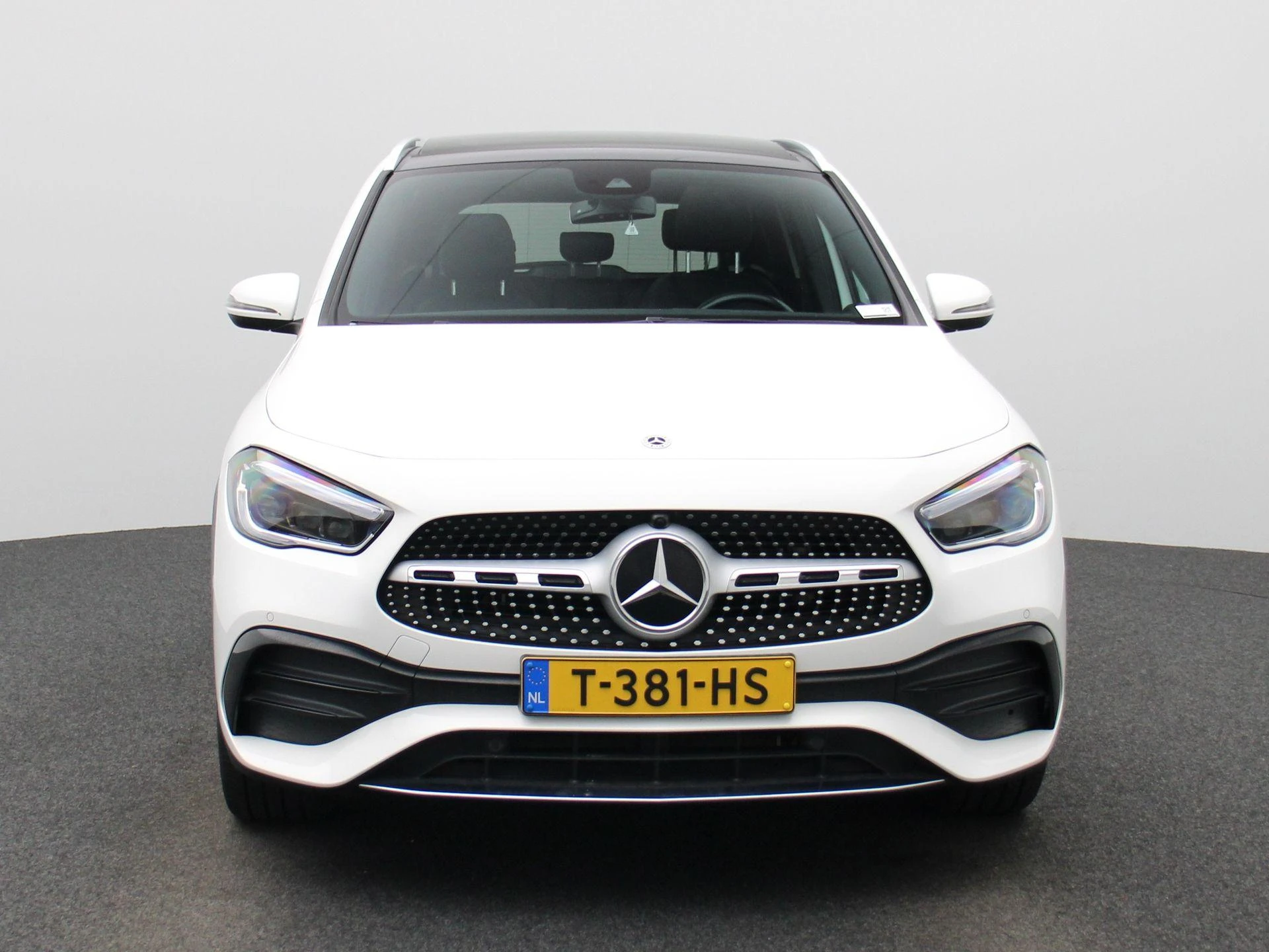 Mercedes-Benz-GLA-image-4