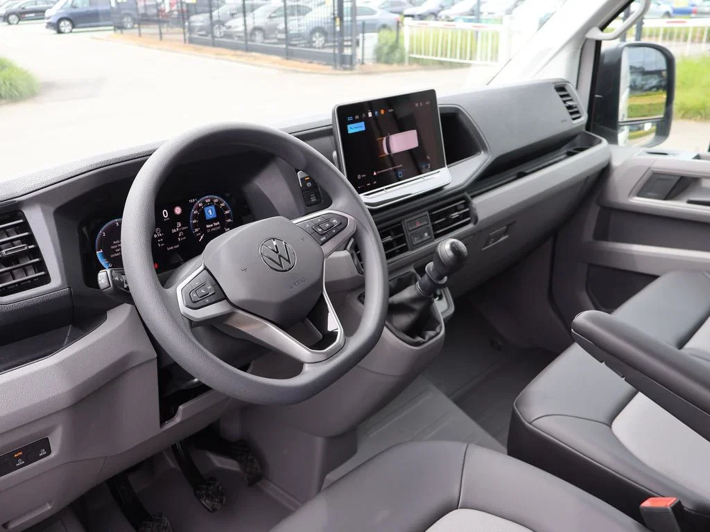 Volkswagen-Crafter-image-7