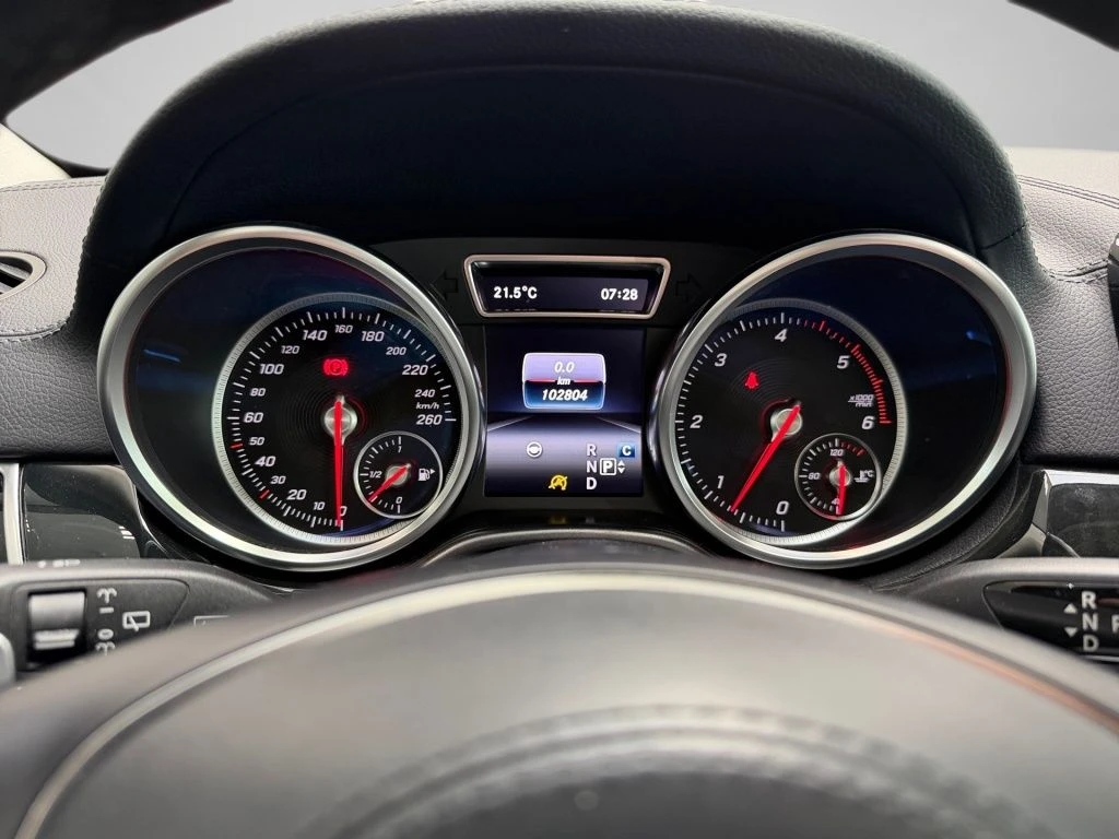 Mercedes-Benz-GLS 350 d-image-5
