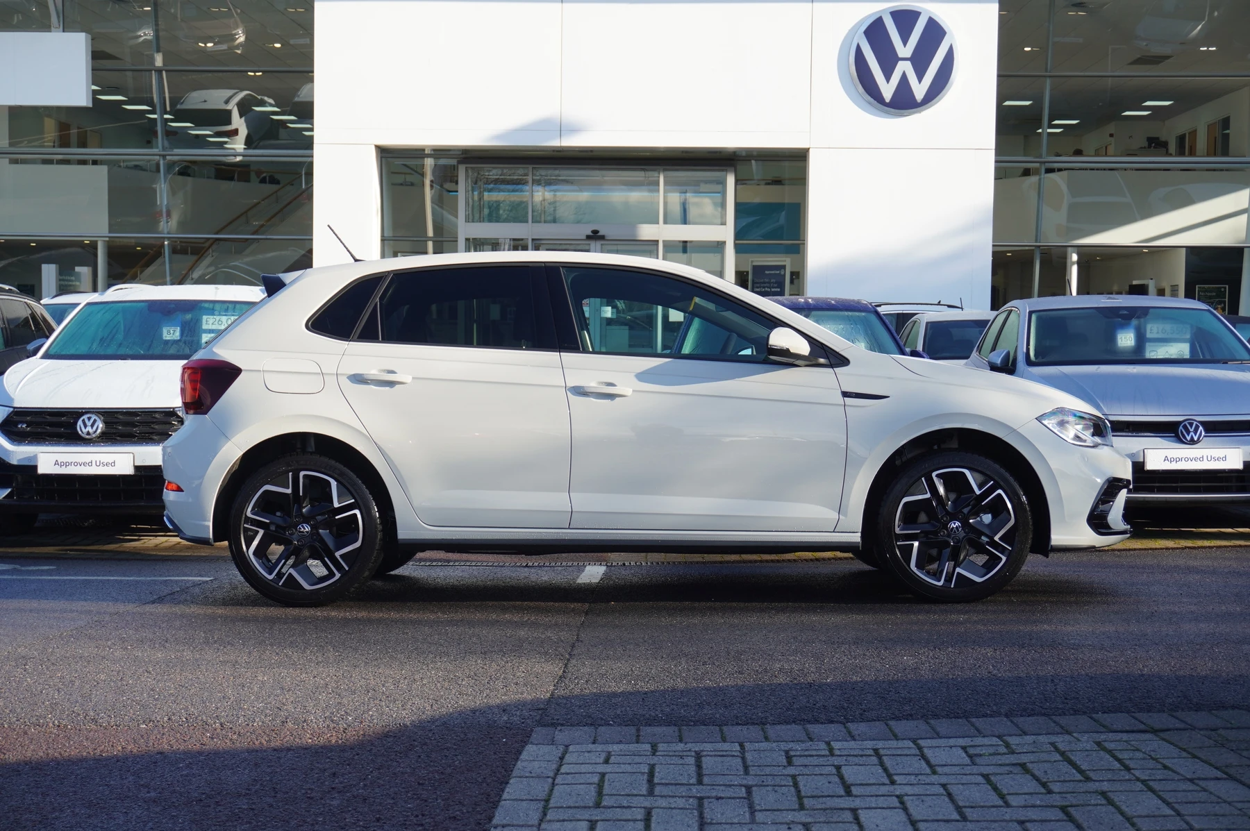 Volkswagen-Polo-image-3