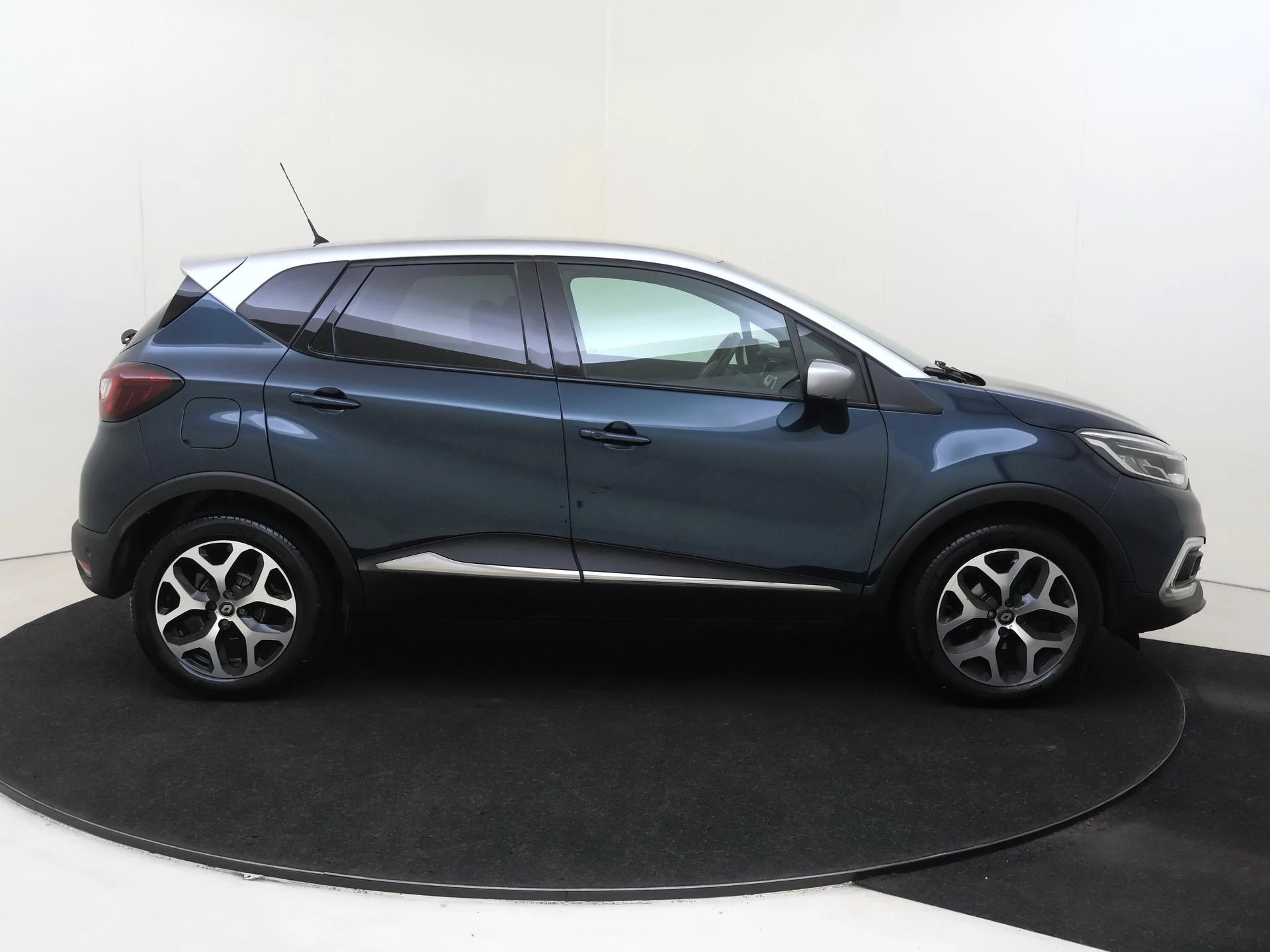 Renault-Captur-image-8
