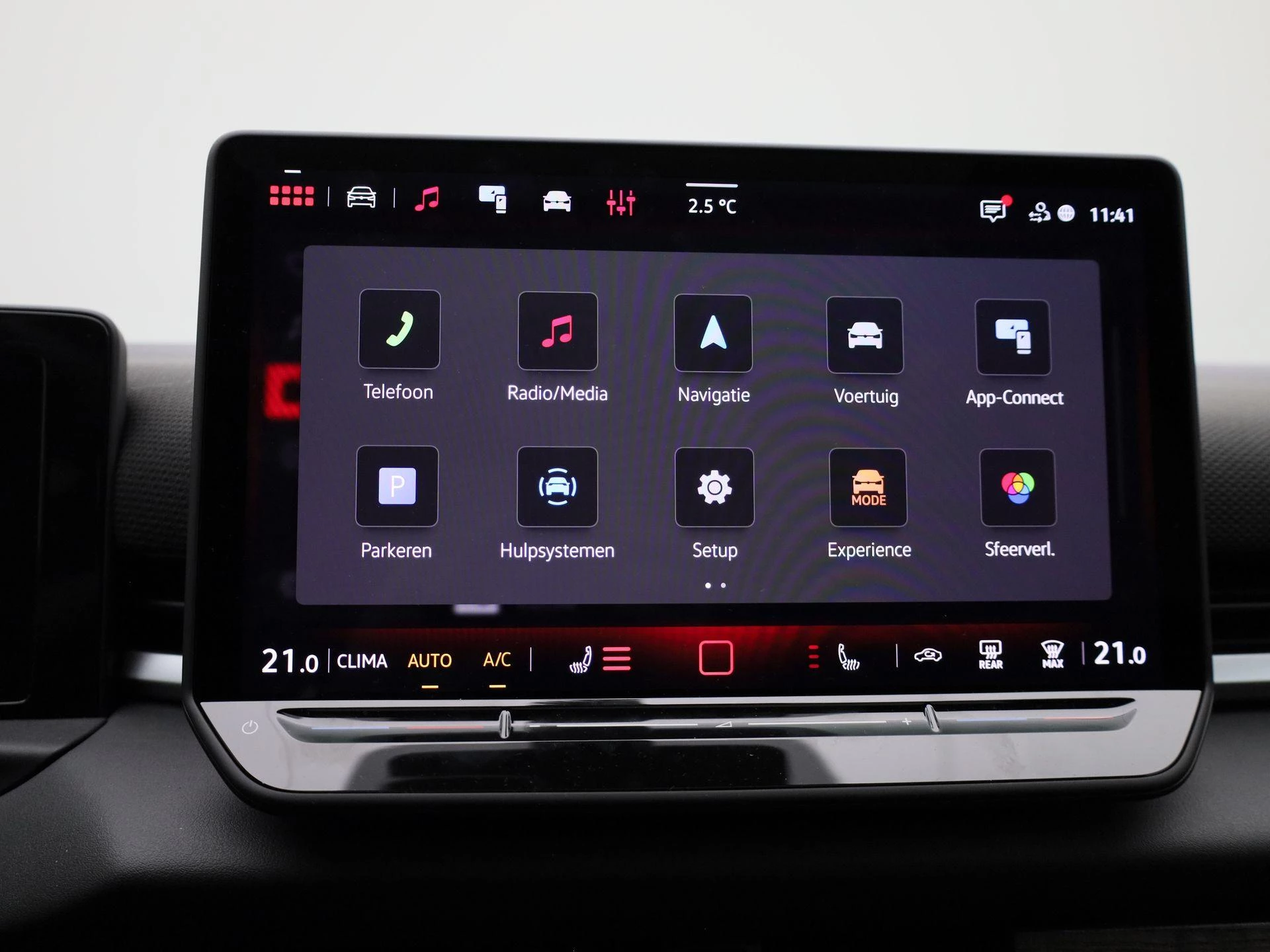 Volkswagen-T-Roc-image-19