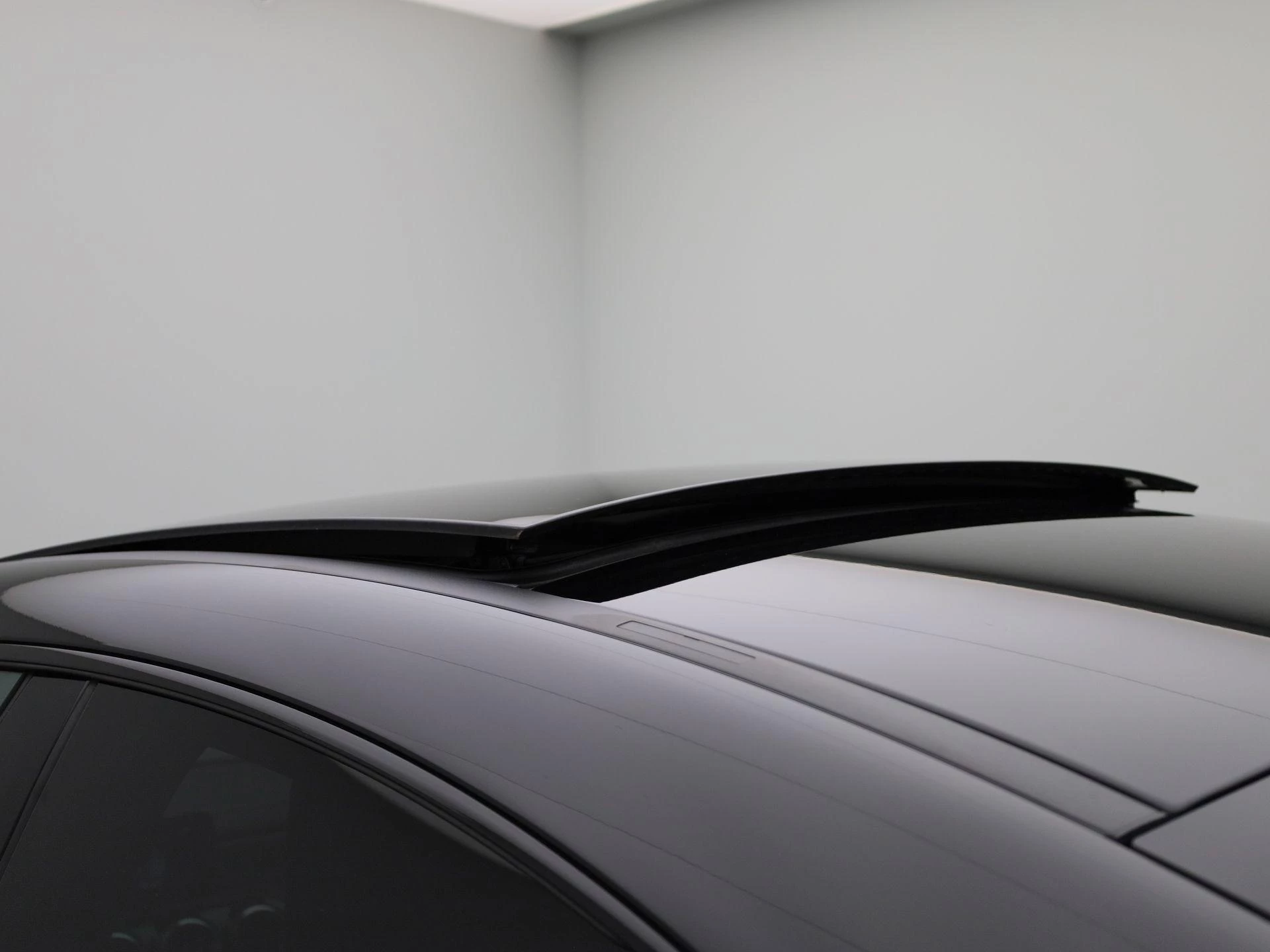 Mercedes-Benz-CLA-image-48