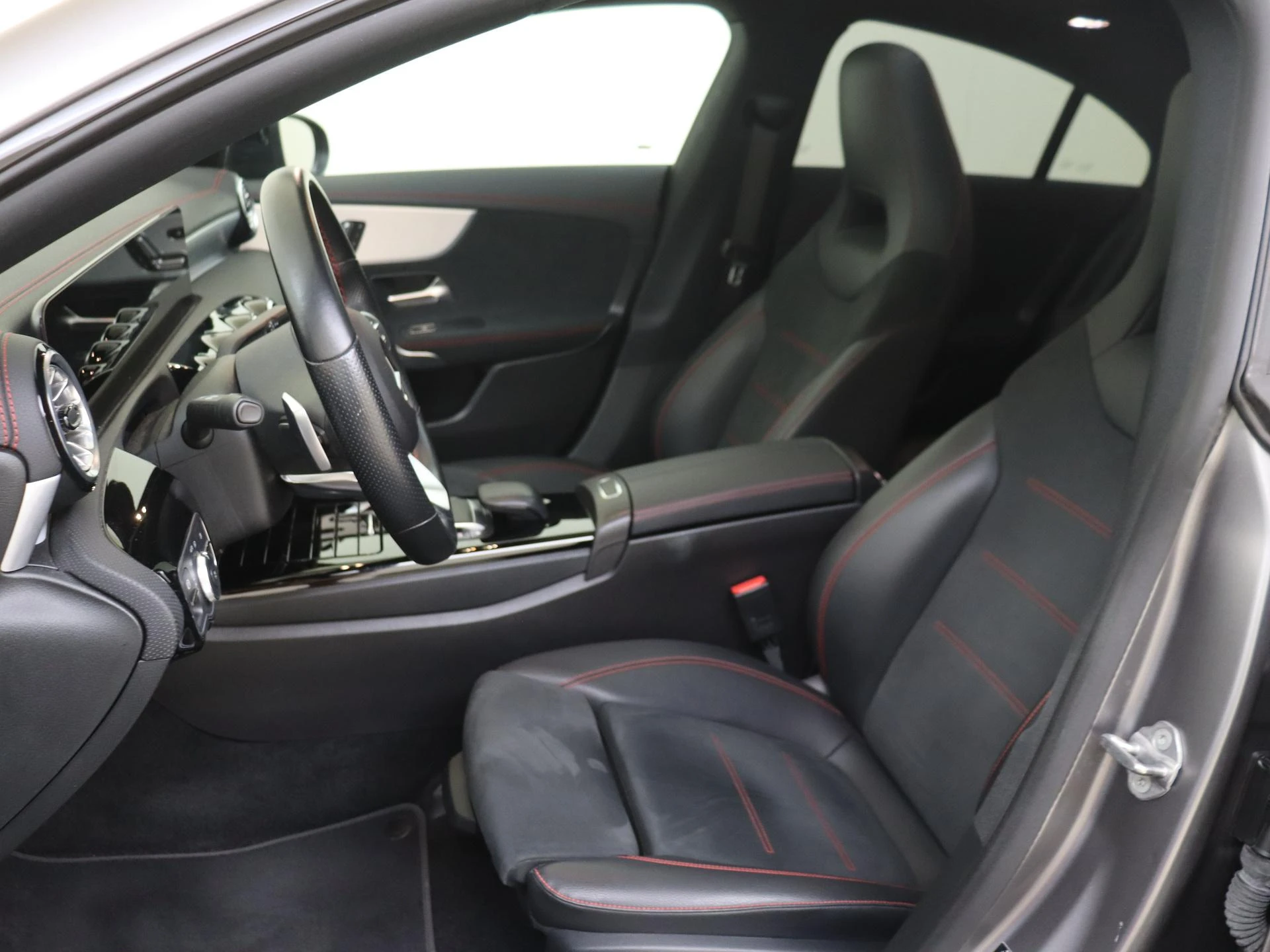 Mercedes-Benz-CLA-image-10