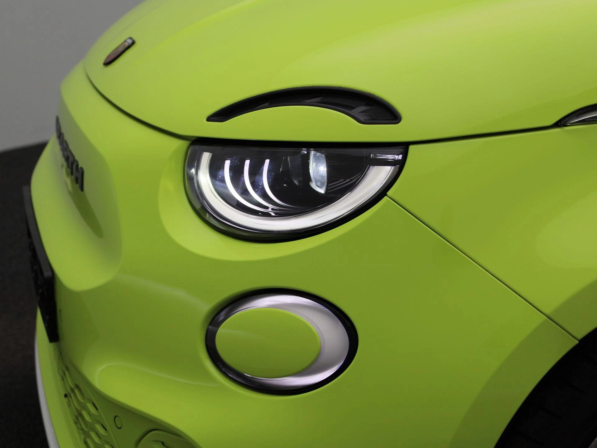 Abarth-500C-image-11