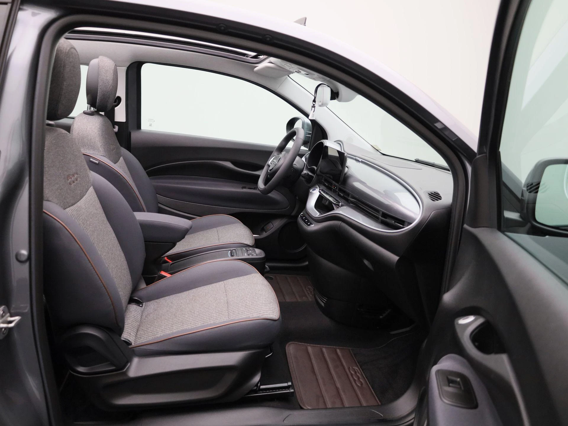 Fiat-500C-image-35