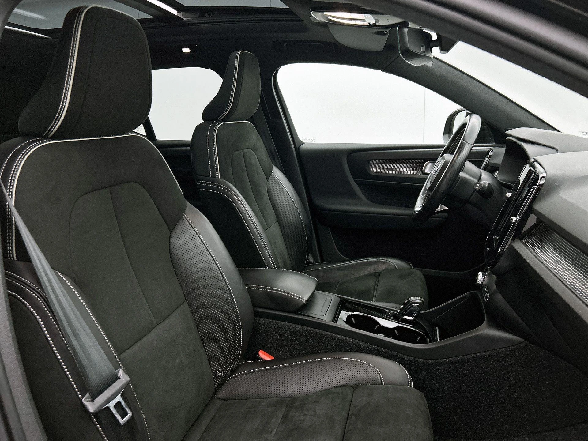 Volvo XC40 Recharge P8 AWD R-Design