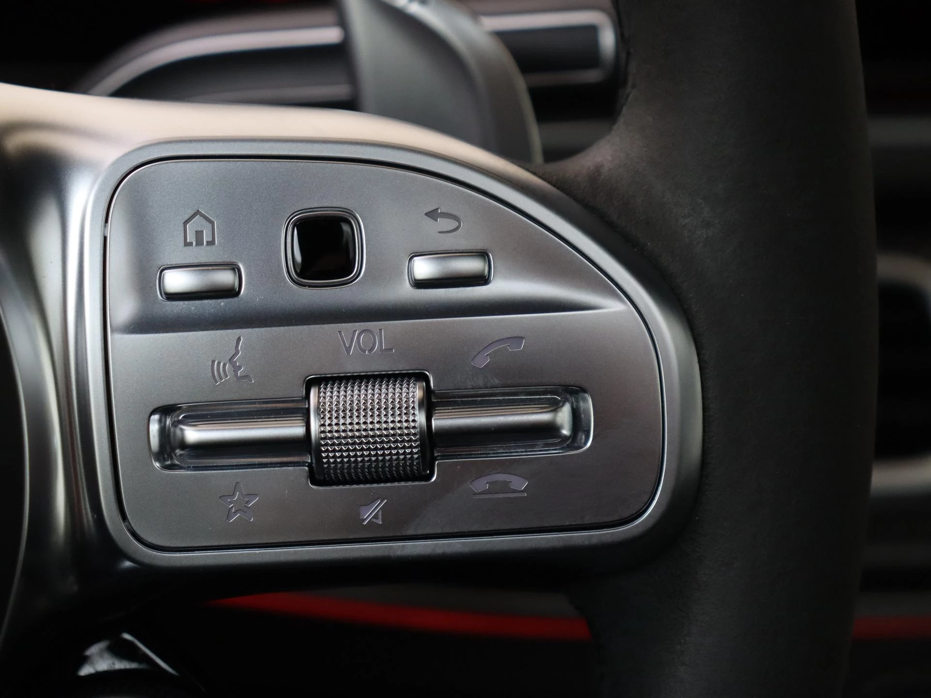 Mercedes-Benz-GLE-image-21