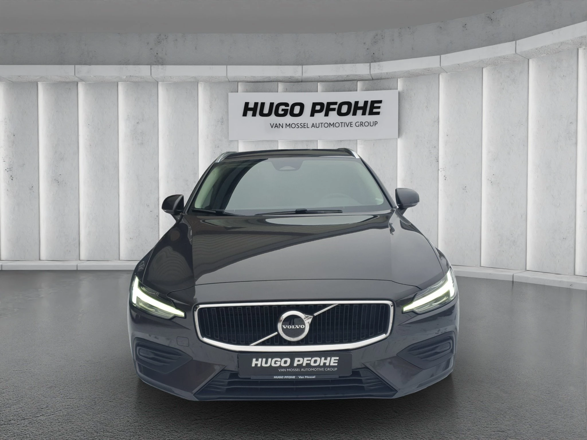 Volvo V60 Core B3 MHEV Aut. | LED | AHK | RFK | SHZ | PDC | LMF | Navi