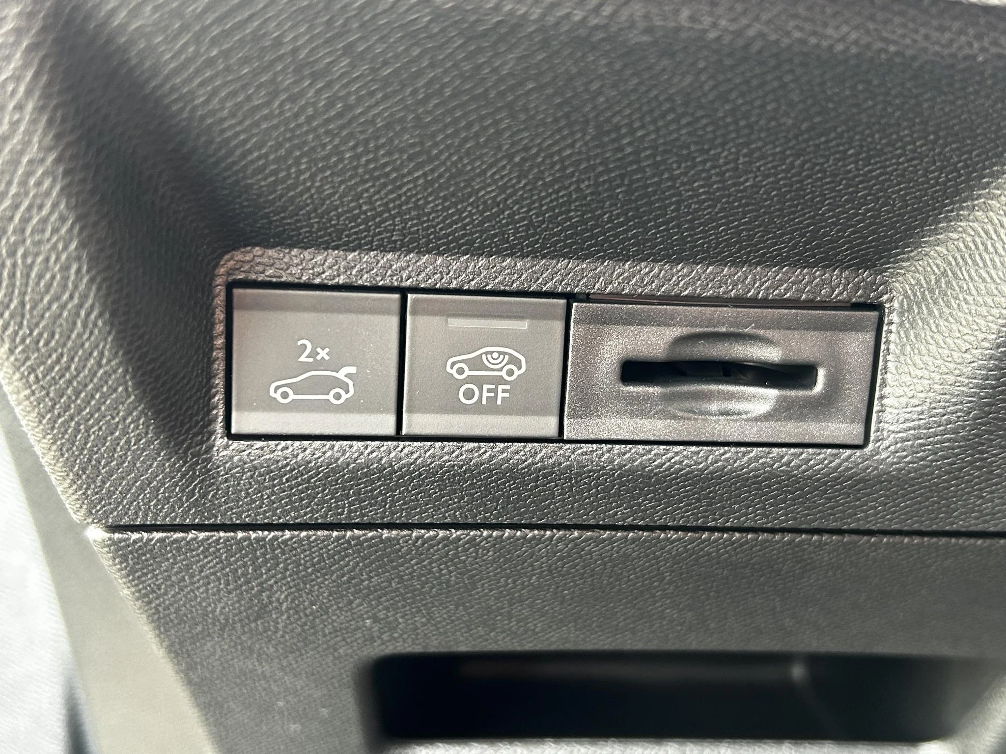 Peugeot-e-3008-image-26