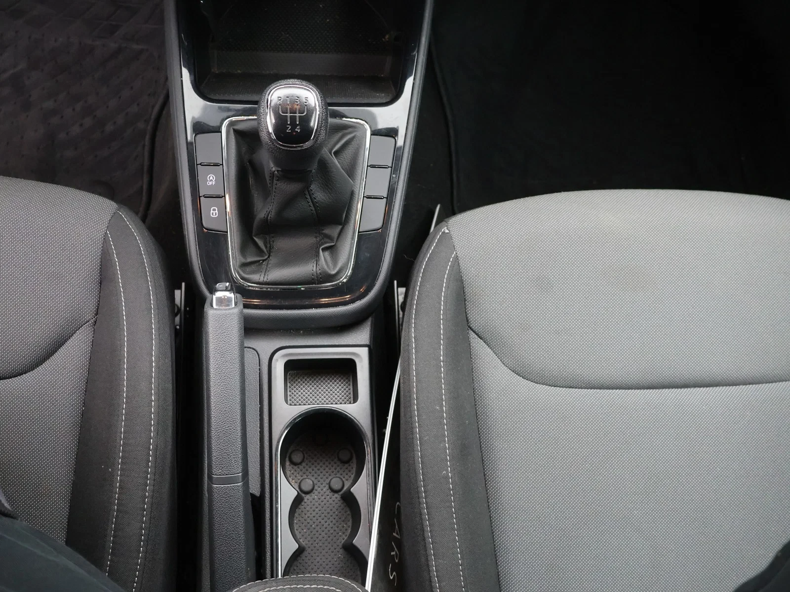 Škoda Fabia Fabia 1.0i Ambition *APP CONNECT*PDC*ZETELVERWARMING*AIRCO*DAB*...