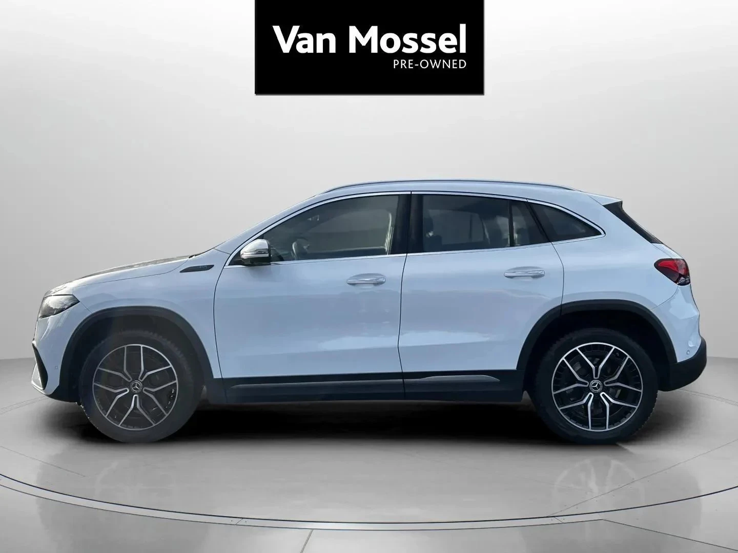 Mercedes-Benz-EQA-image-7