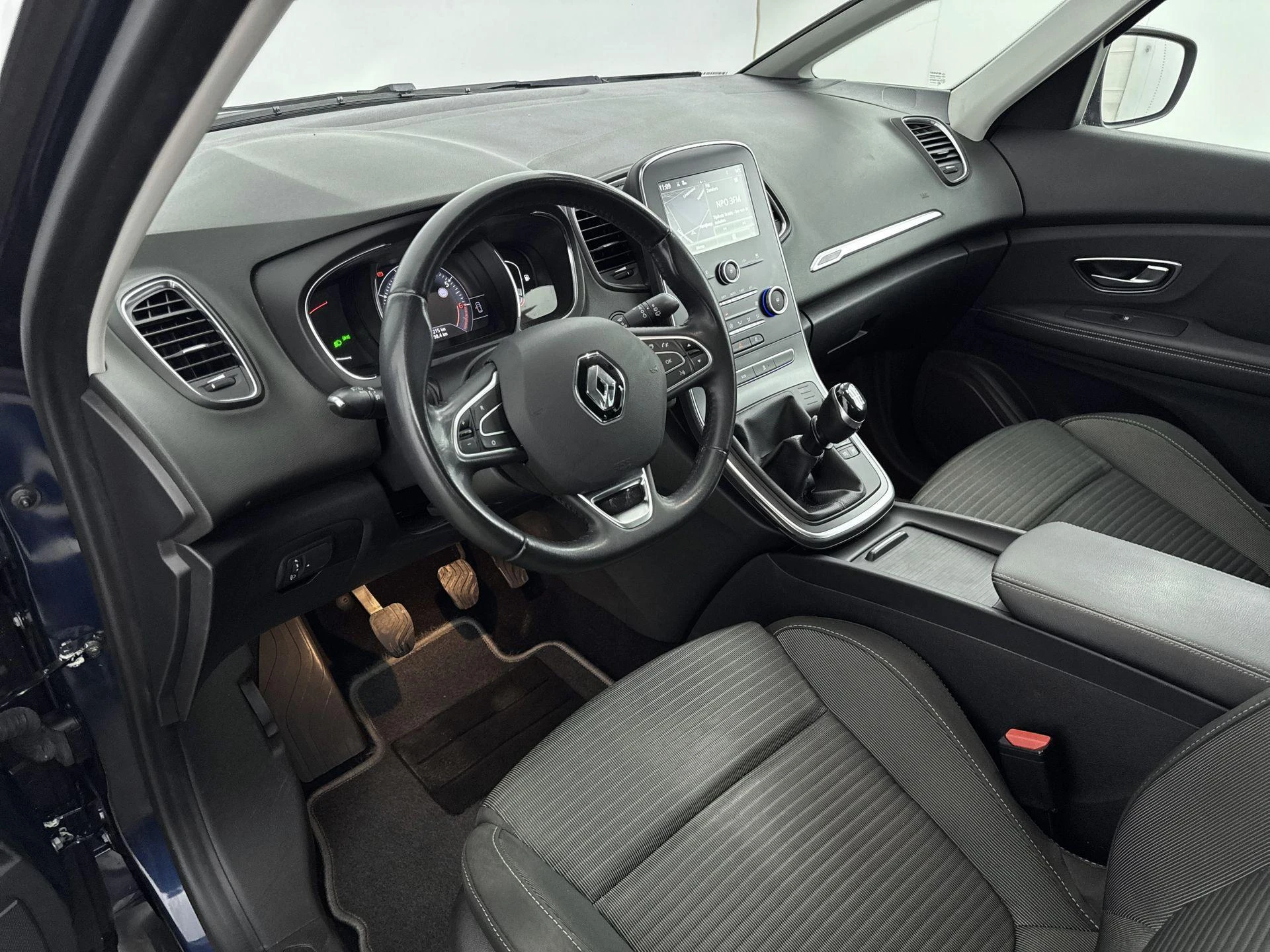 Renault-Scénic-image-8