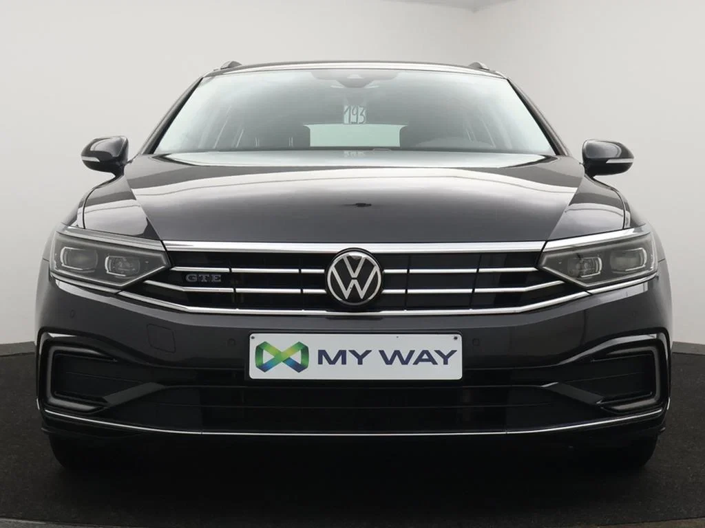 Volkswagen-Passat-image-23