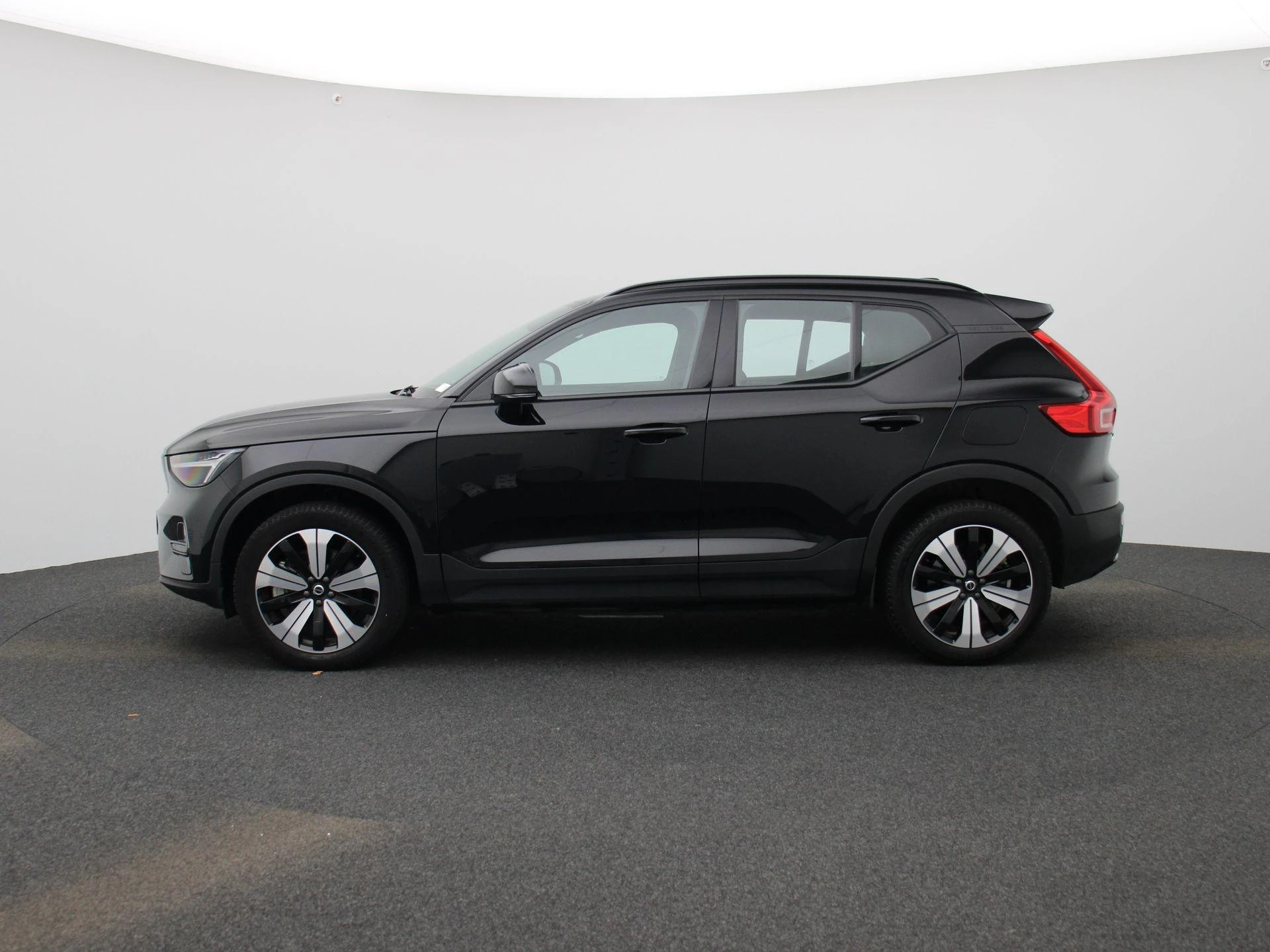 Volvo-XC40-image-3