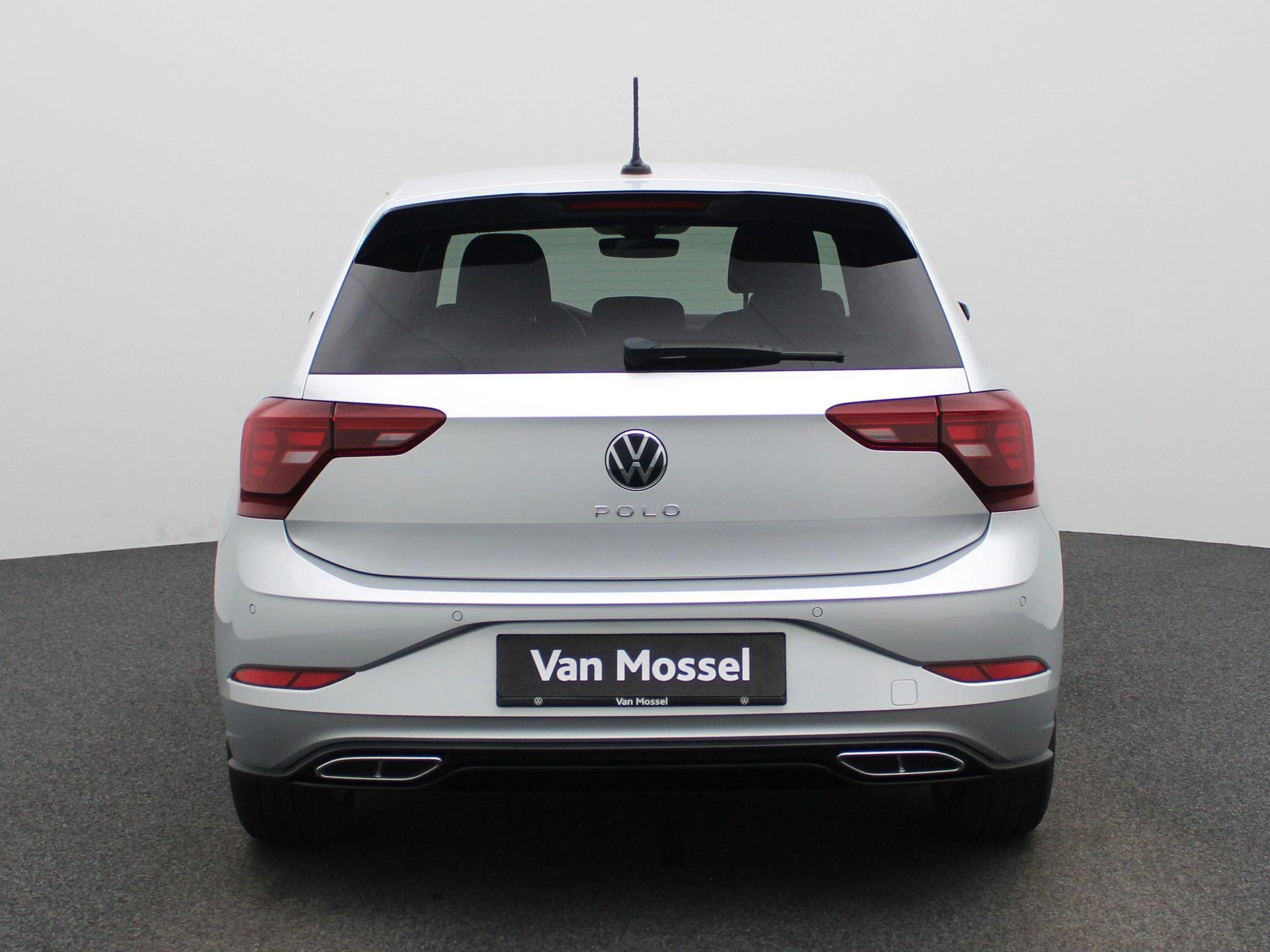 Volkswagen-Polo-image-4