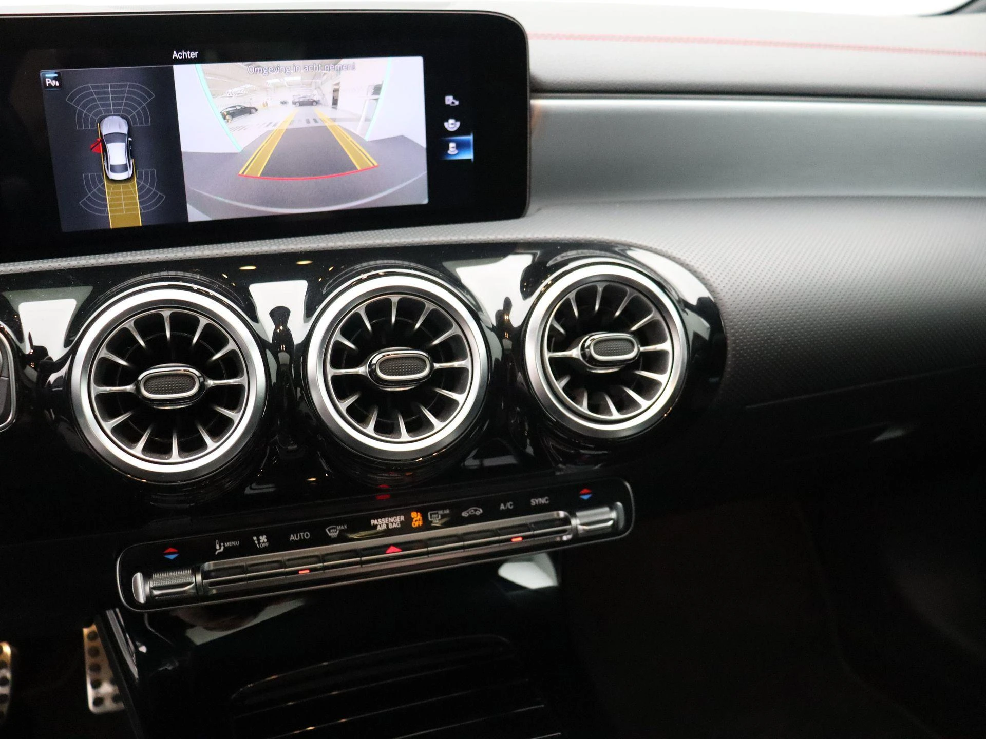 Mercedes-Benz CLA 200 AMG Line + PANORAMISCH DAK + CAMERA + LED +