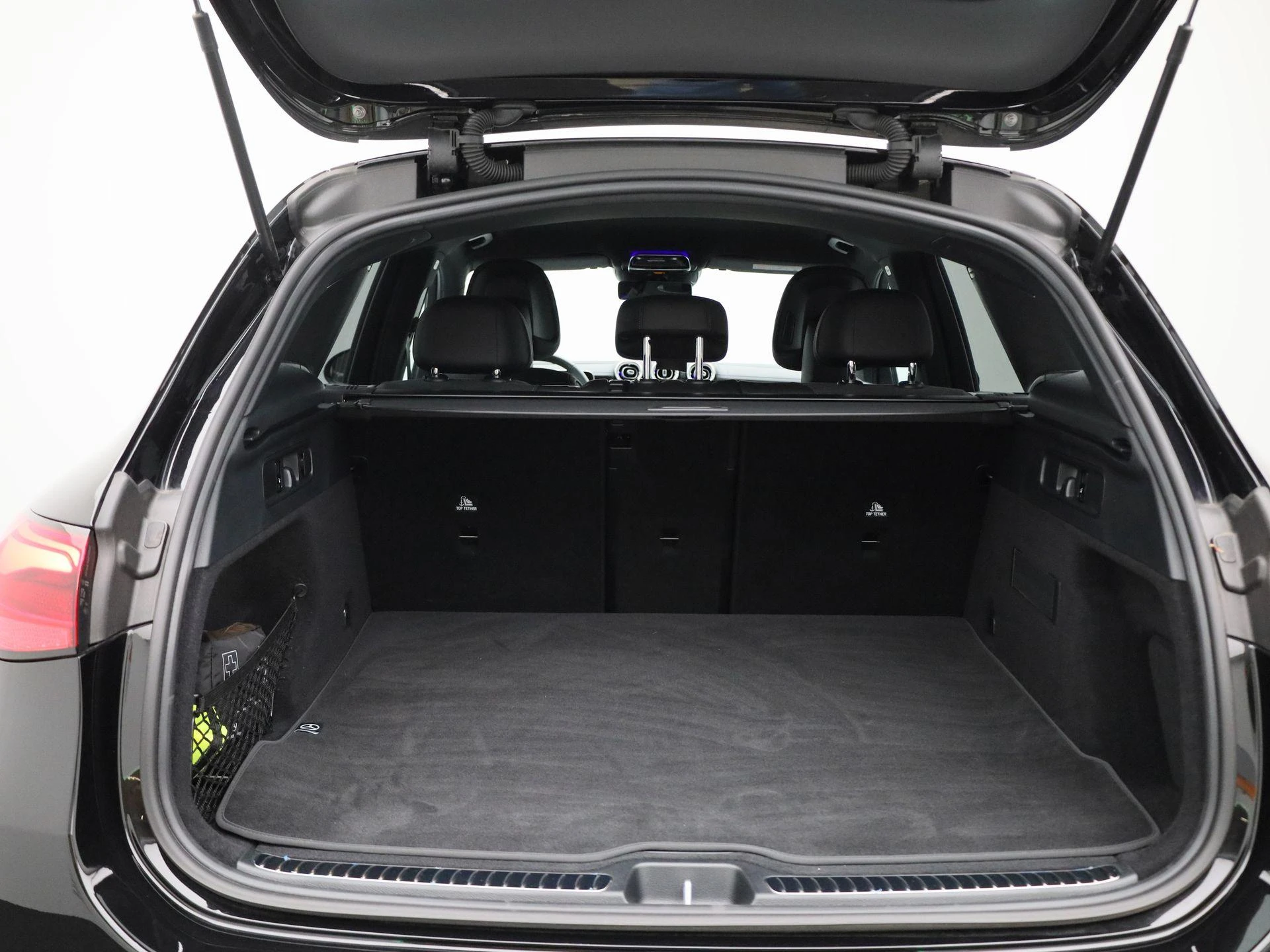 Mercedes-Benz-GLC-image-12