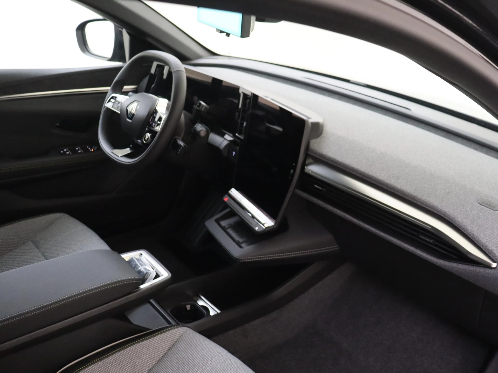 Renault-Megane E-Tech-image-30