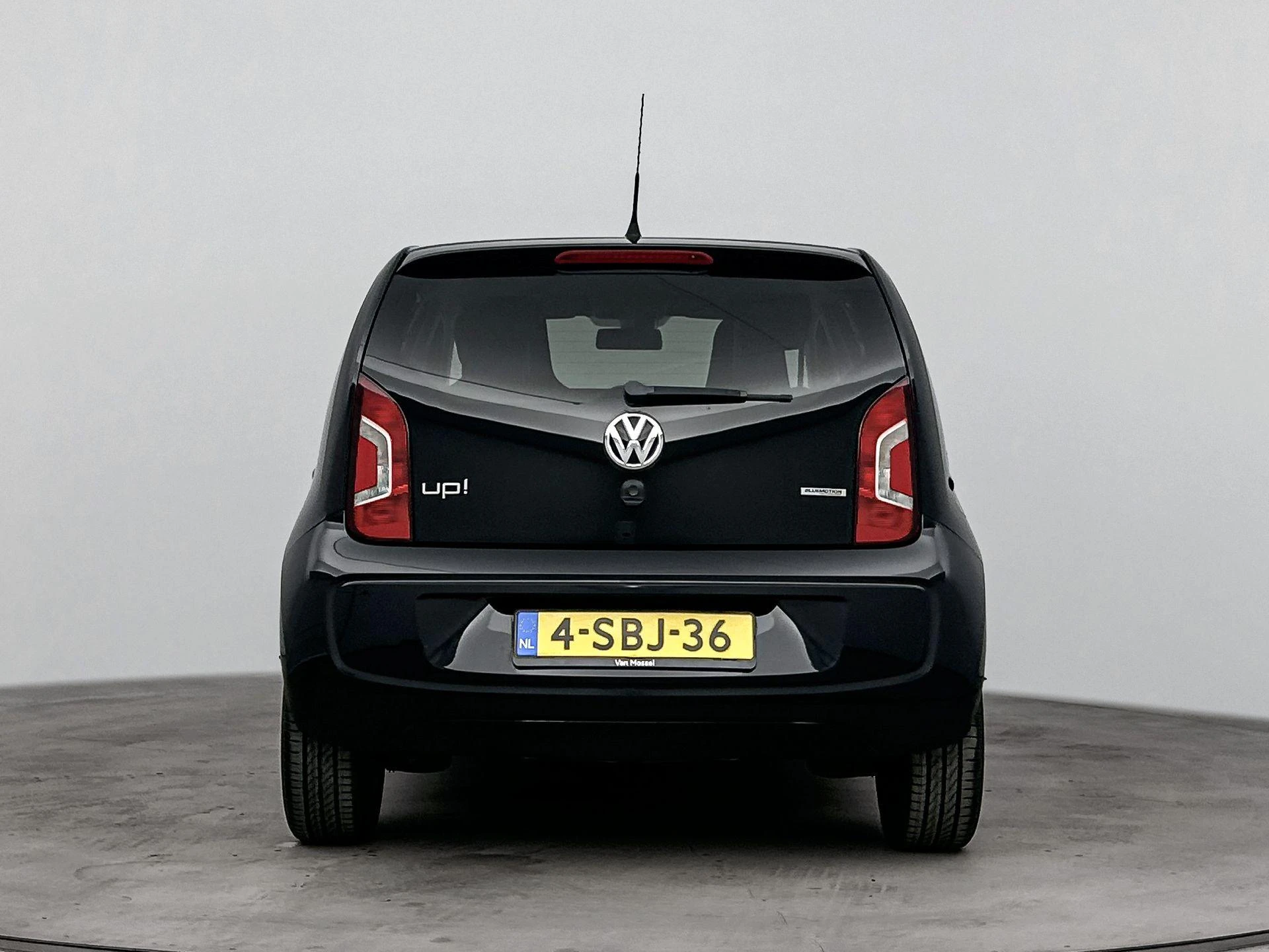 Volkswagen-up!-image-2