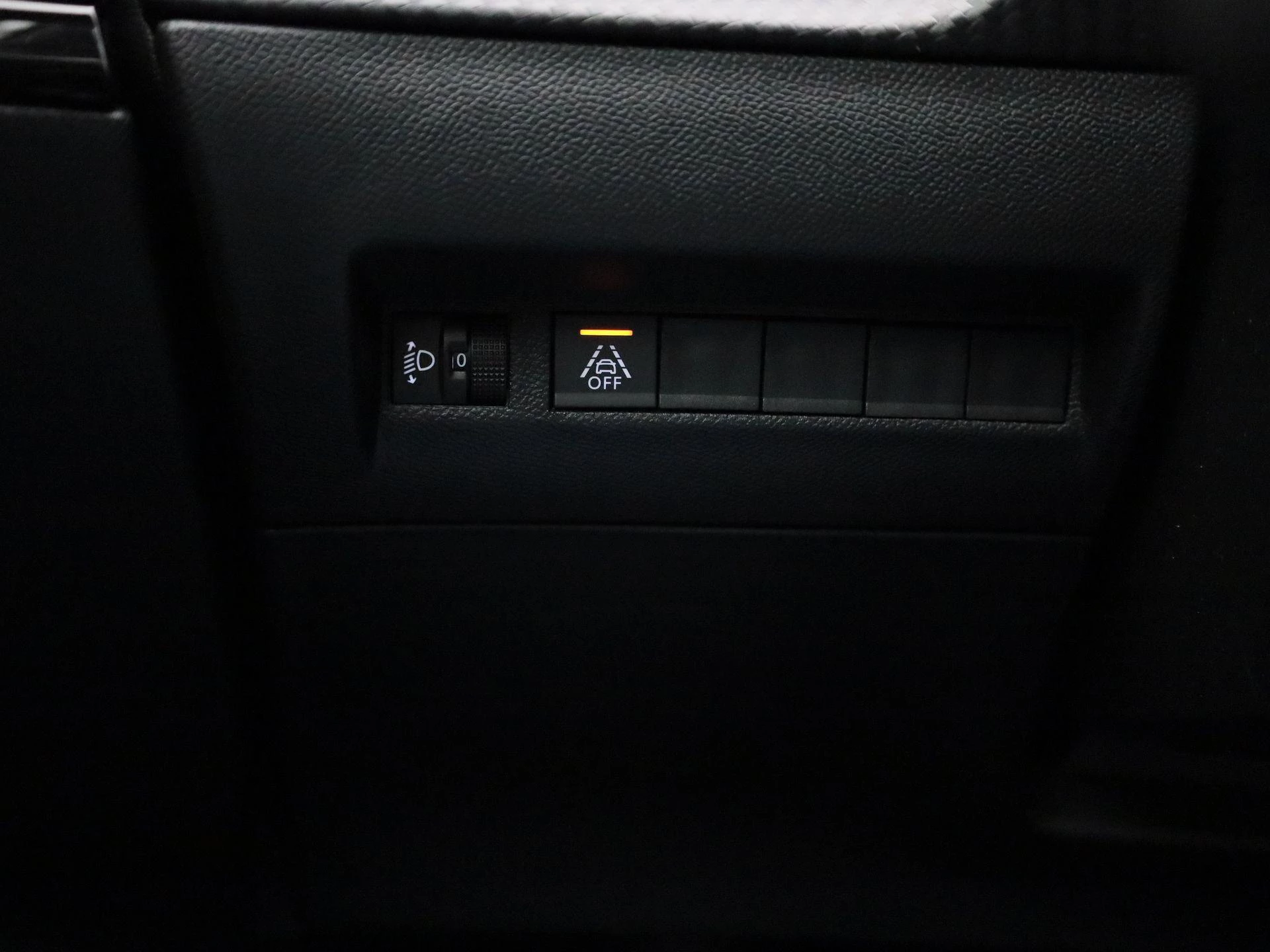 Peugeot-e-2008-image-29