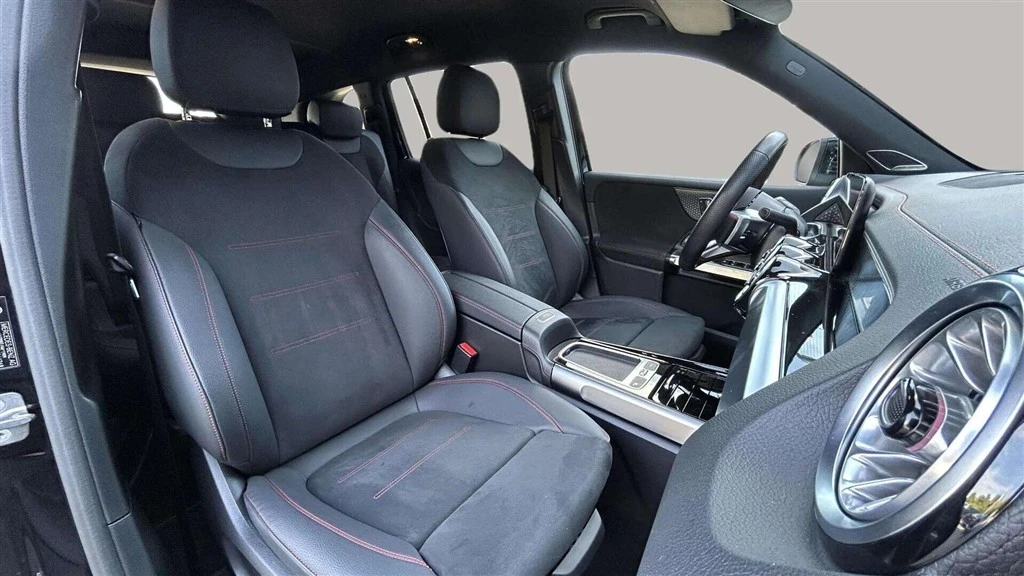 Mercedes-Benz-EQB-image-21