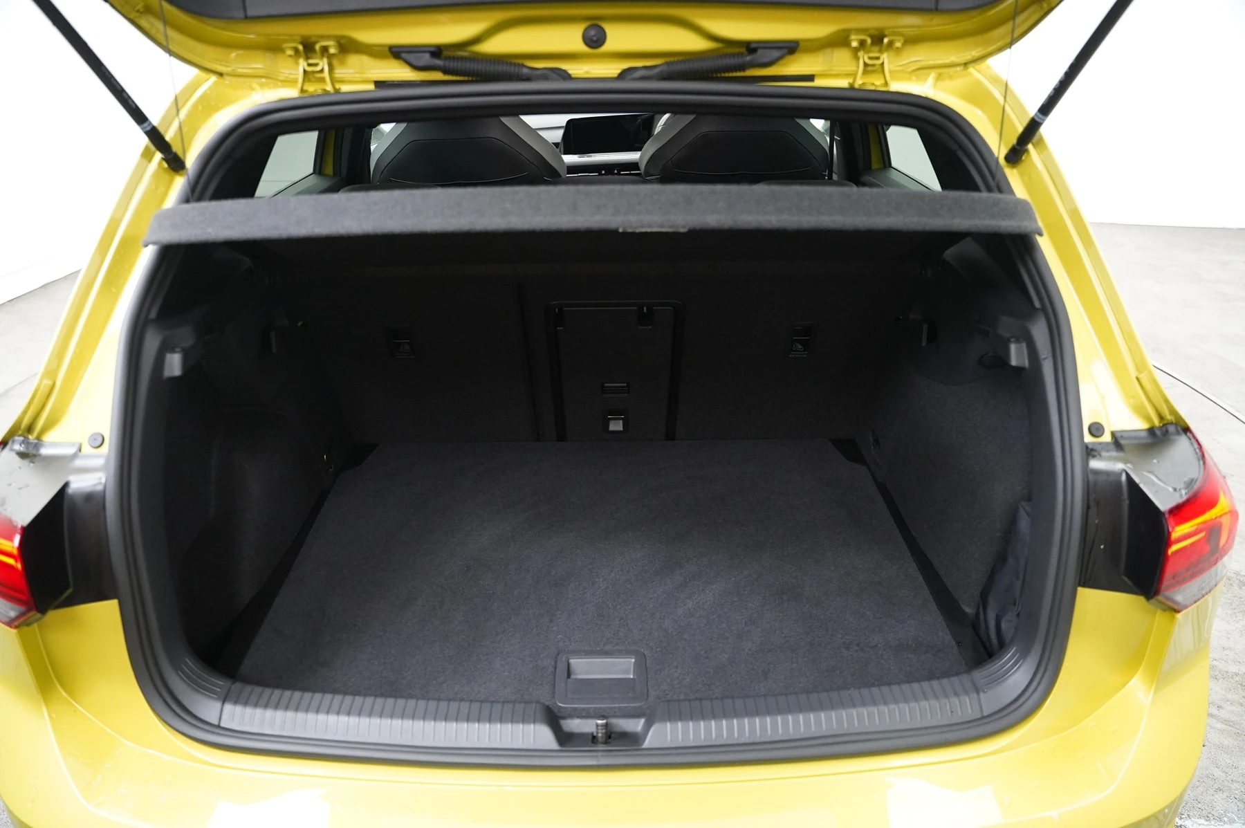 Volkswagen-Golf-image-11