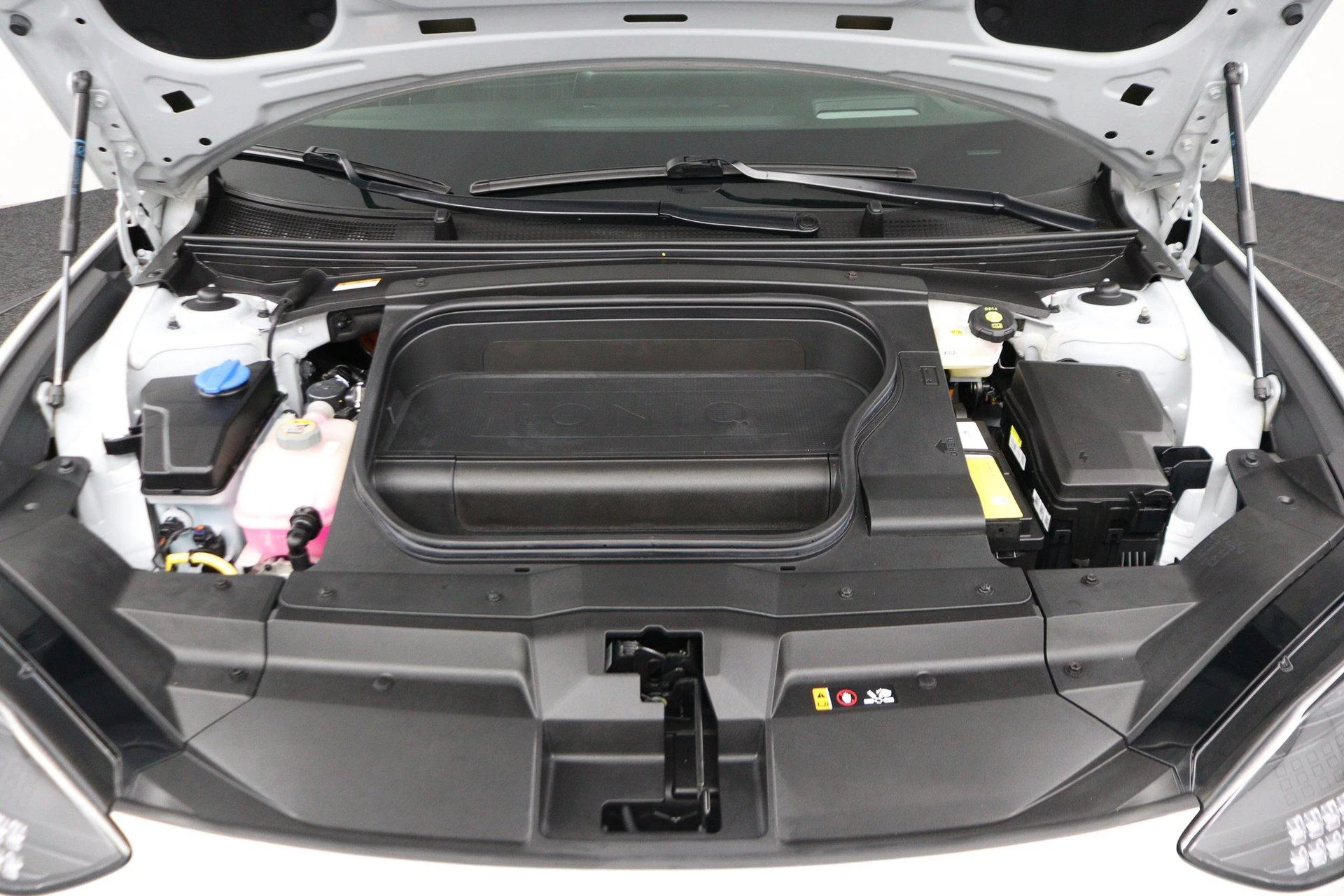 Hyundai-IONIQ 6-image-34