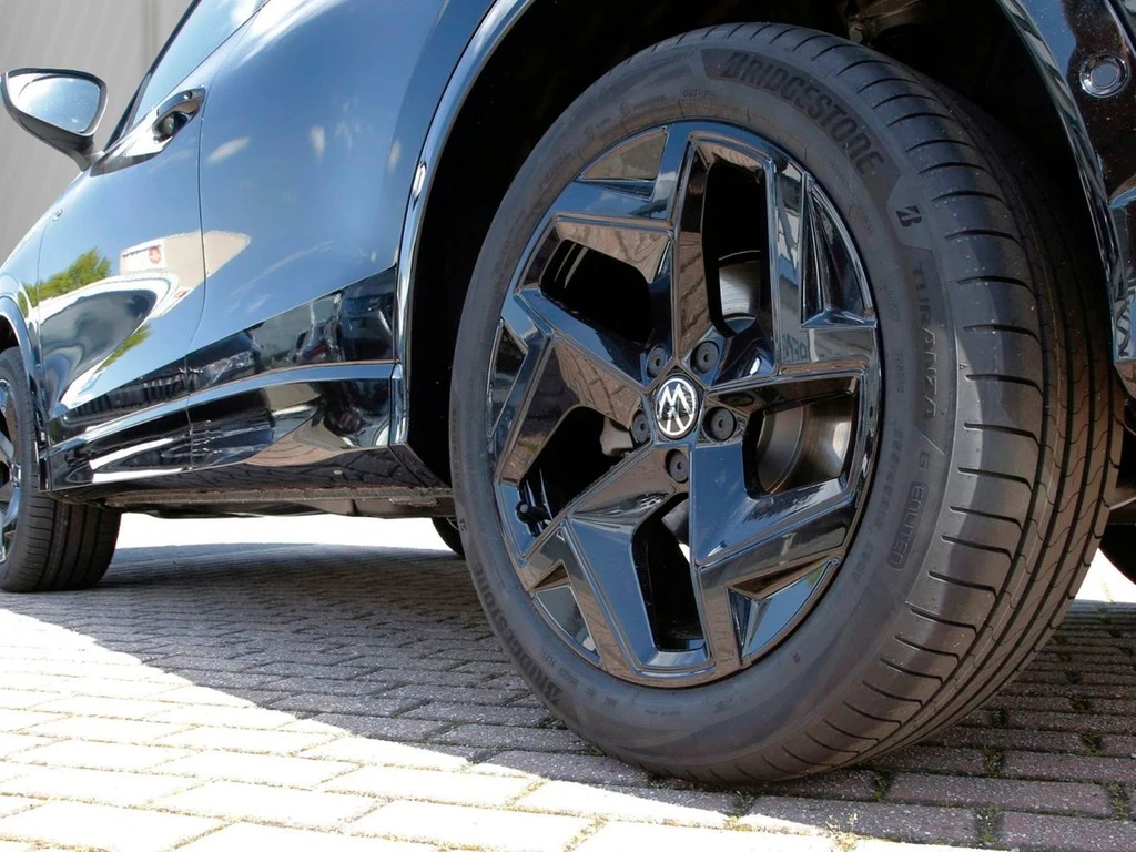 Volkswagen Tiguan 2.0 TDI DSG R-Line Black Style 19" LM AHK NAVI SITZHEIZUNG