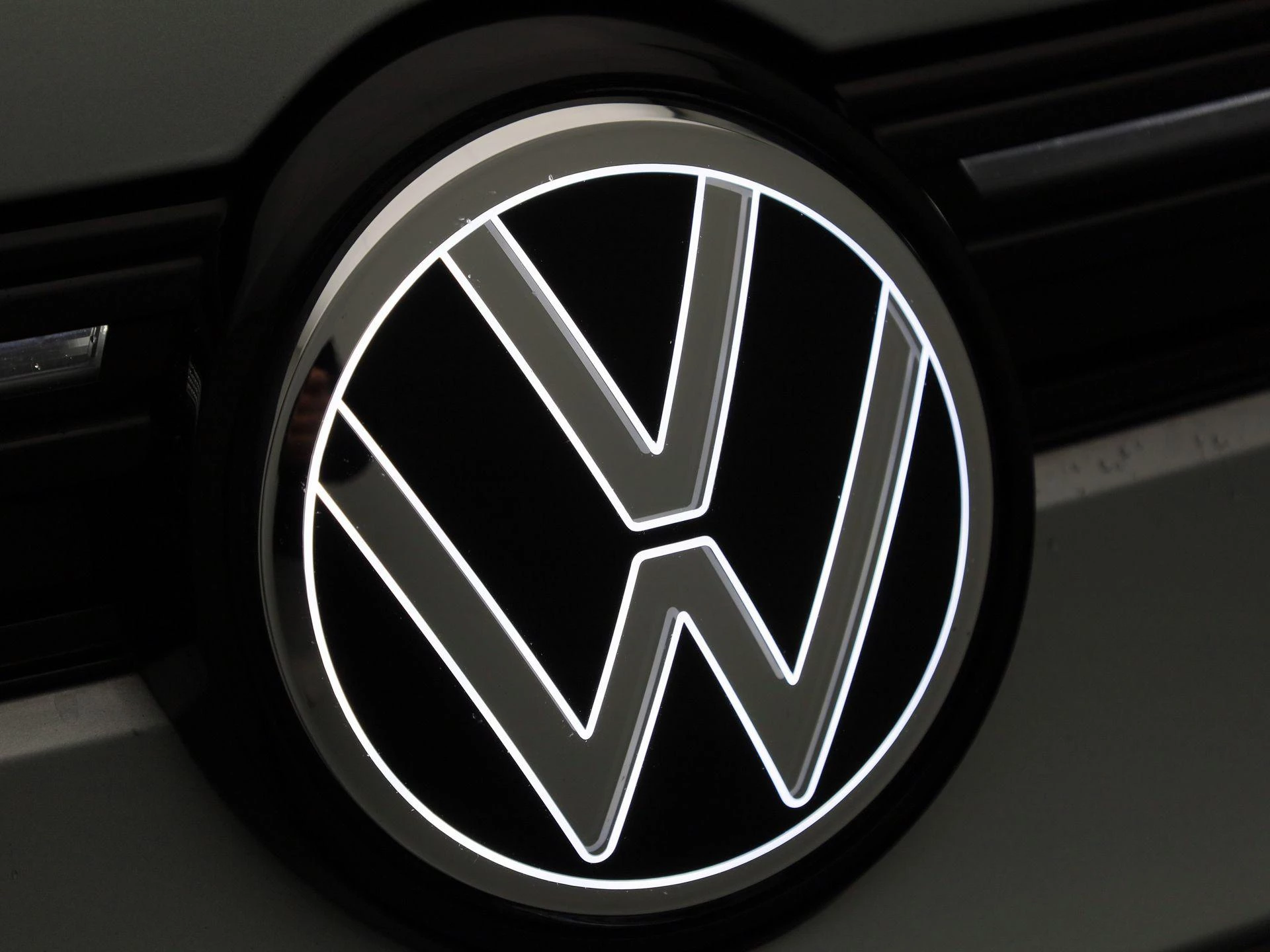 Volkswagen-Golf-image-38