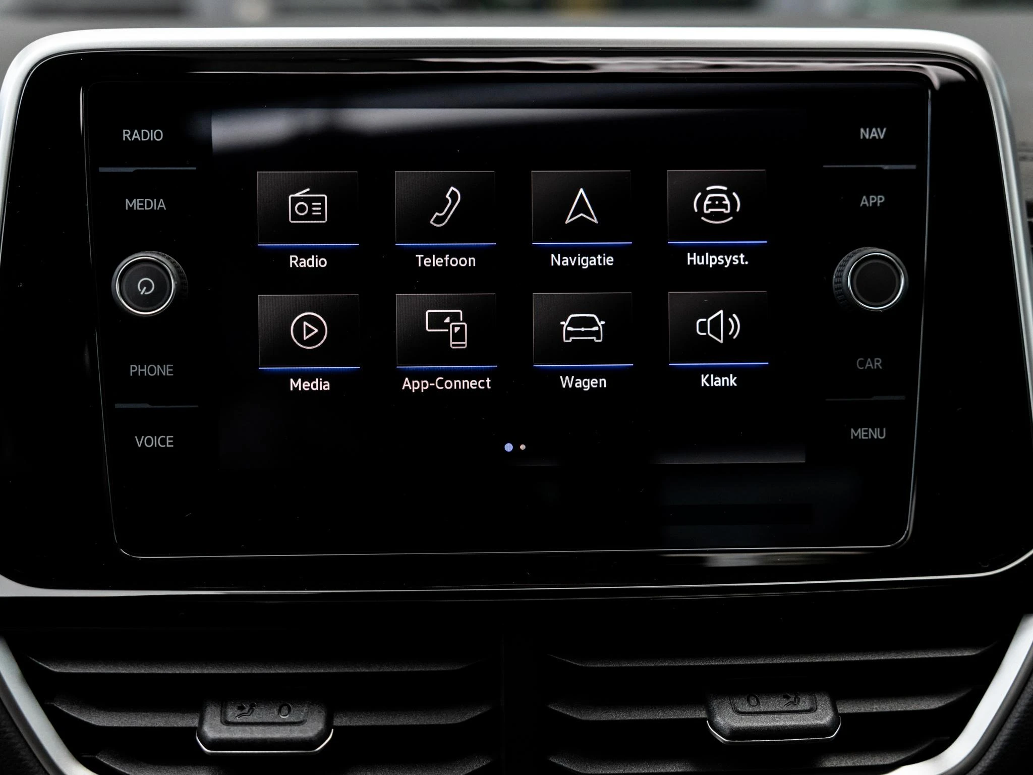 Volkswagen-T-Roc-image-30