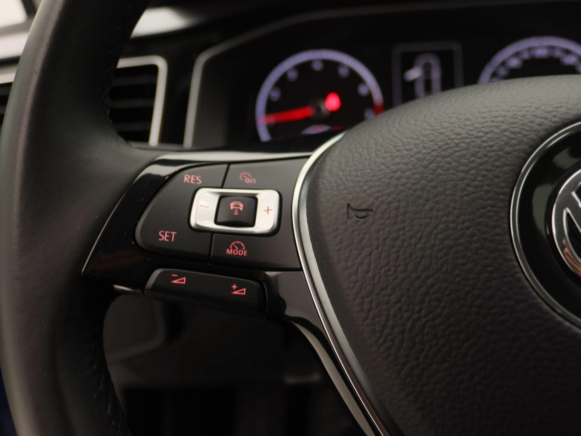 Volkswagen-Polo-image-18
