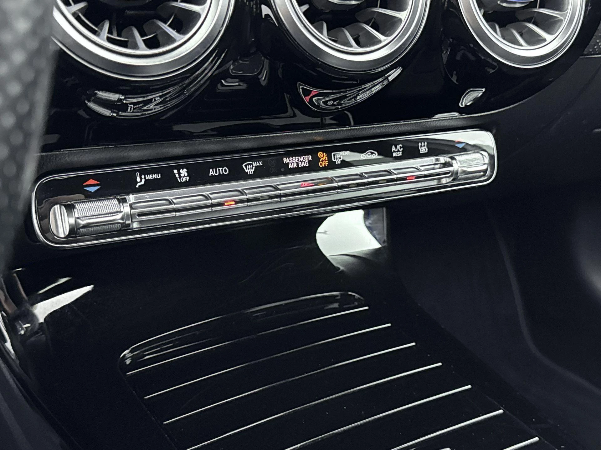 Mercedes-Benz-A-Klasse-image-27