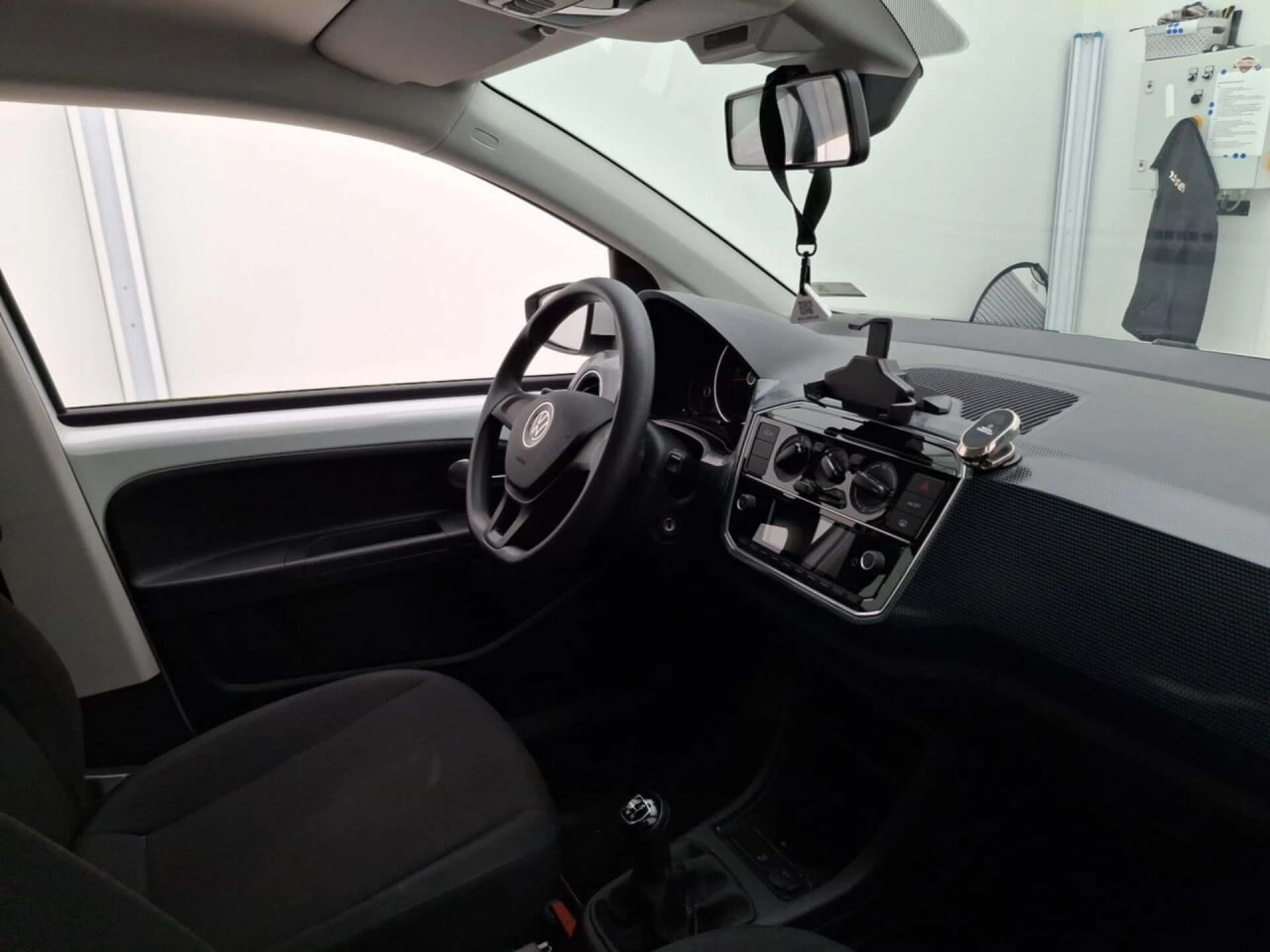 Volkswagen-up!-image-2