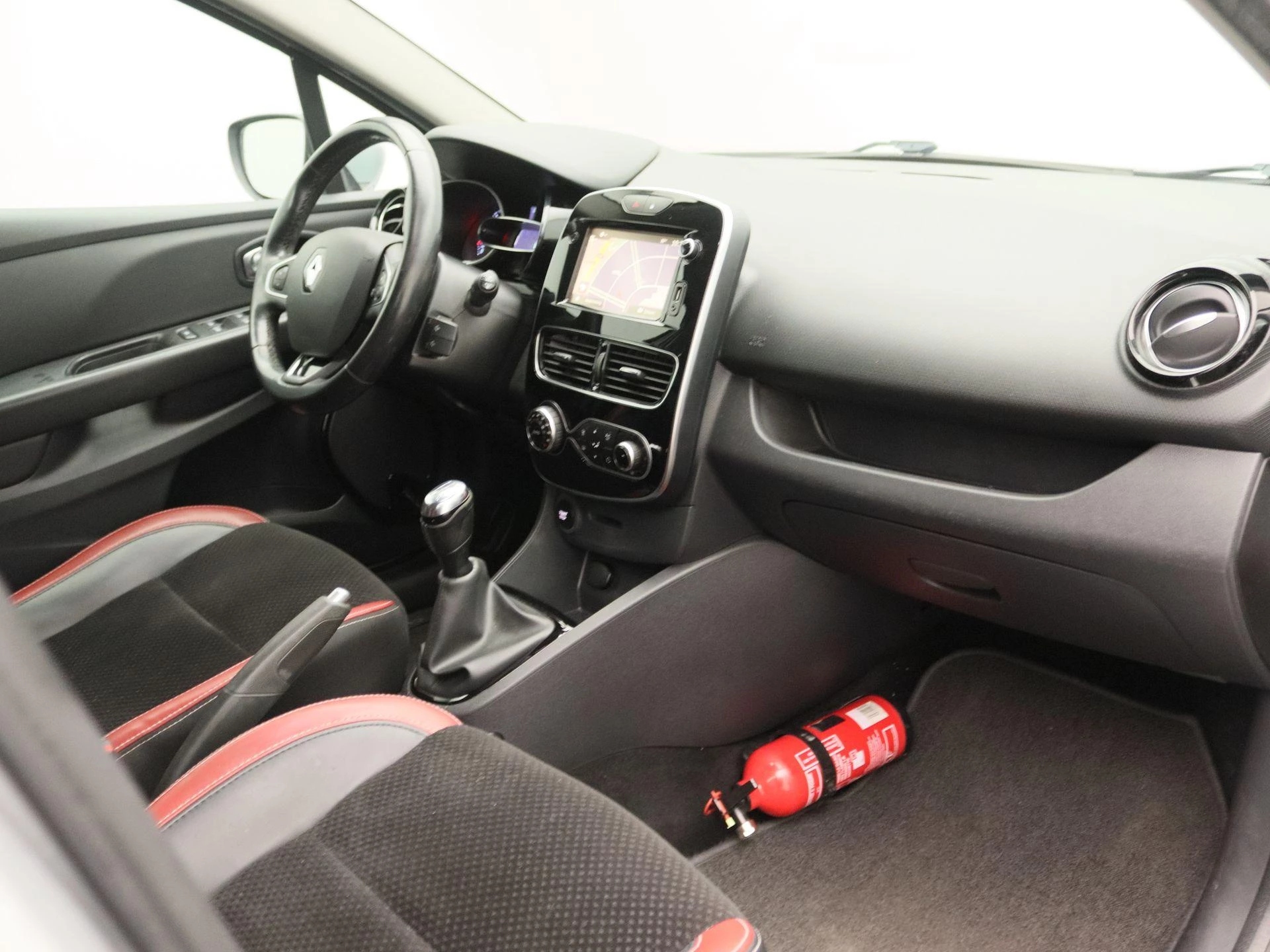 Renault-Clio-image-21