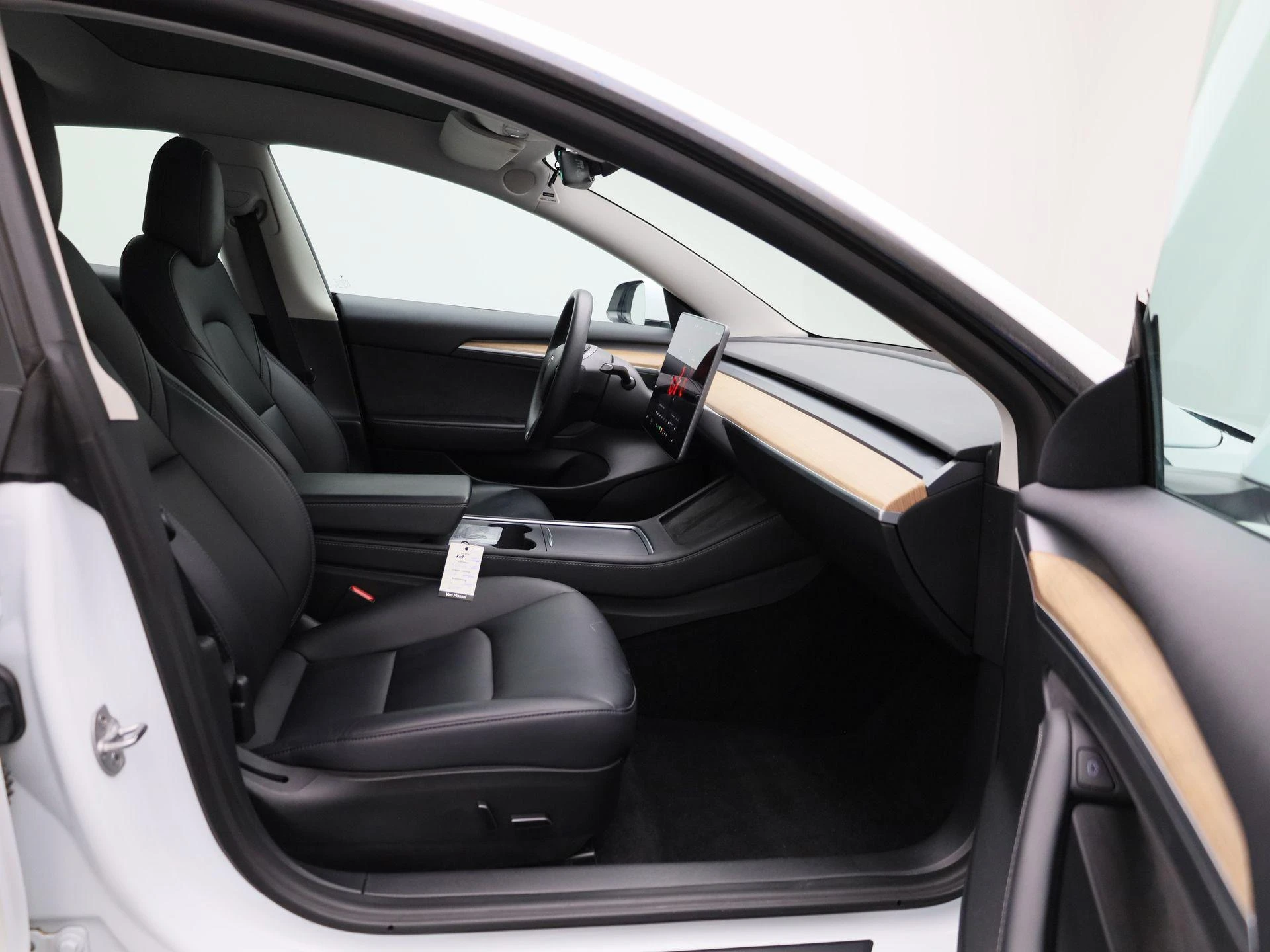 Tesla-Model 3-image-34