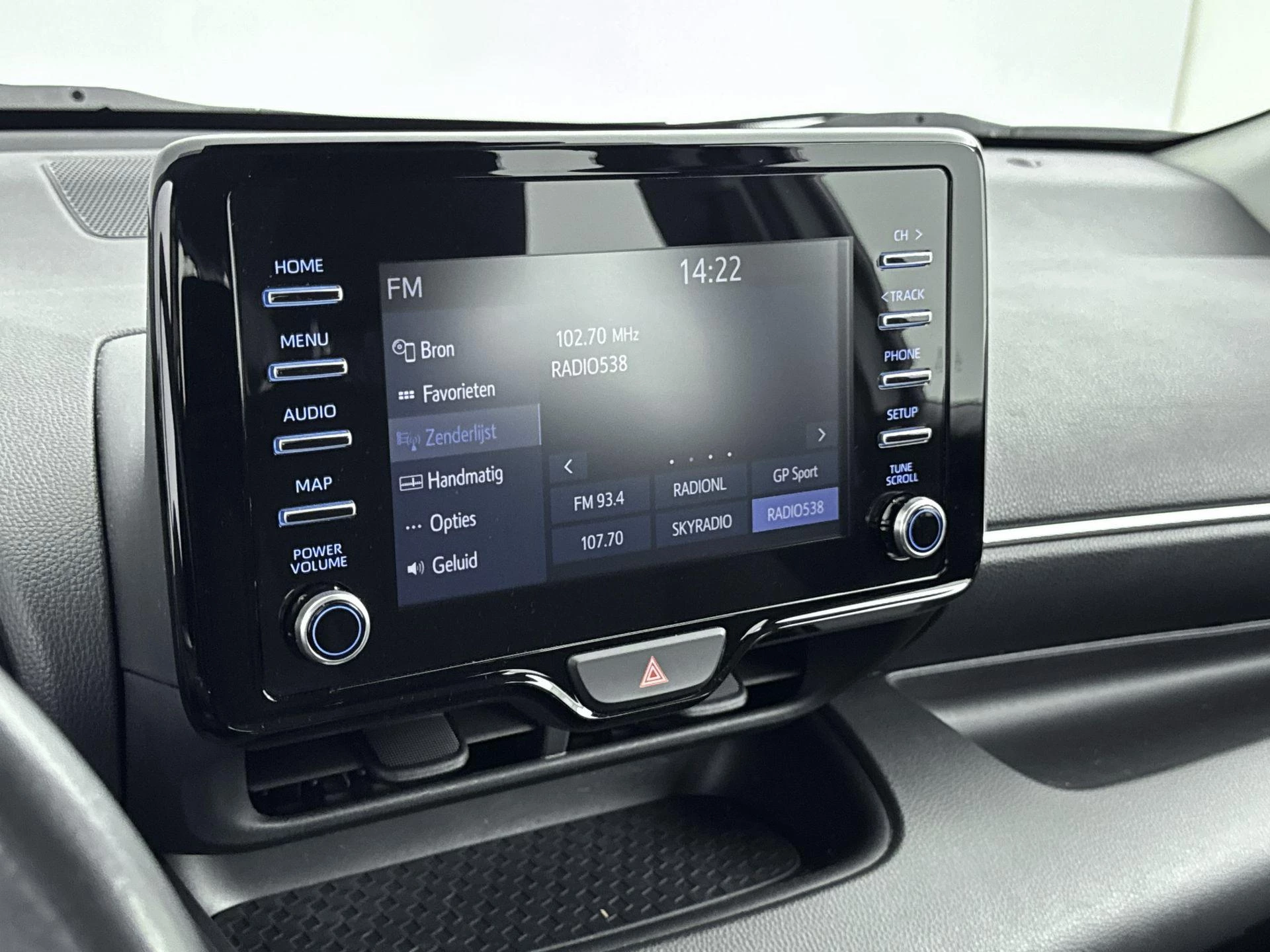 Toyota-Yaris-image-6