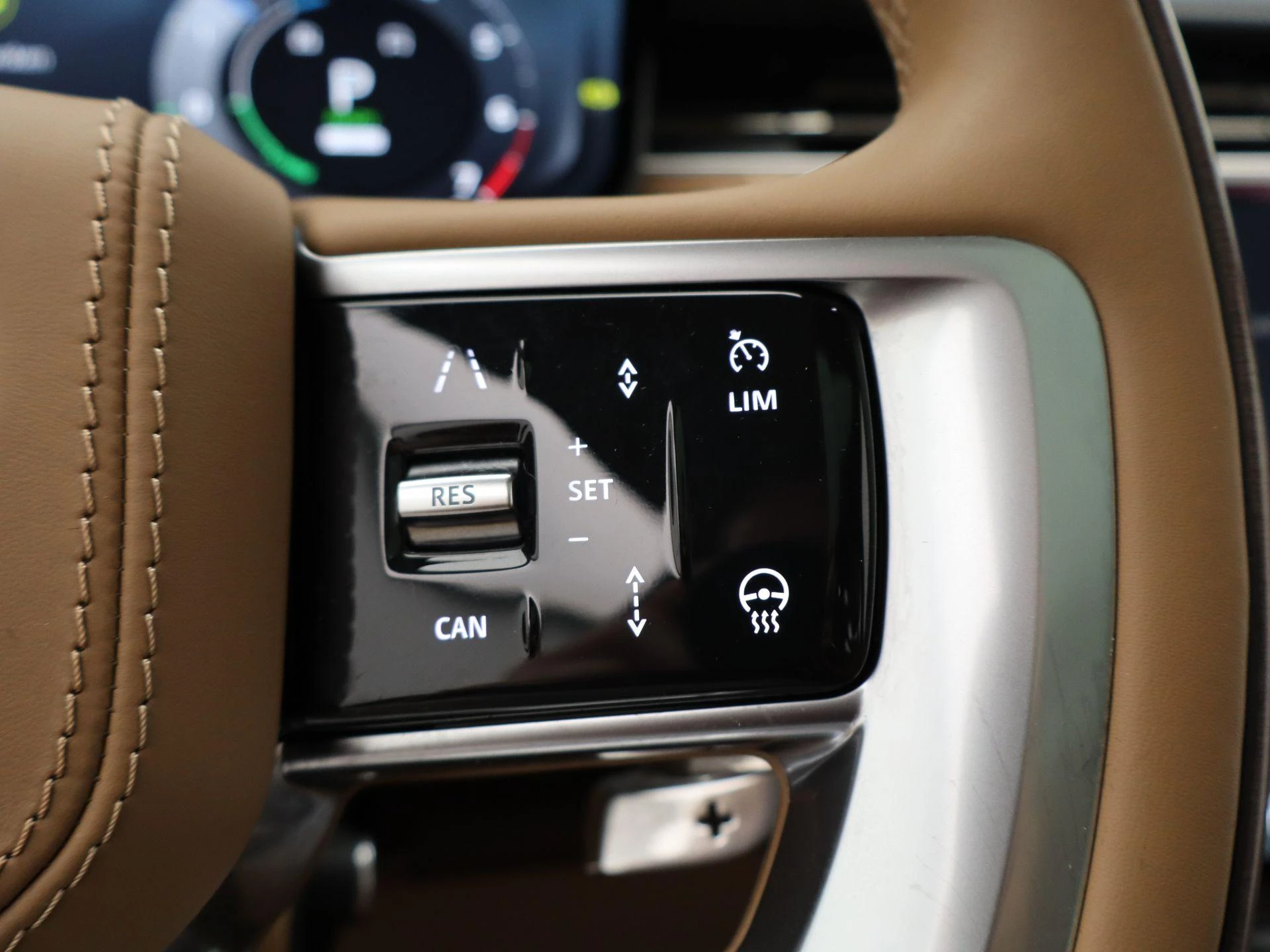 Land Rover-Range Rover-image-17