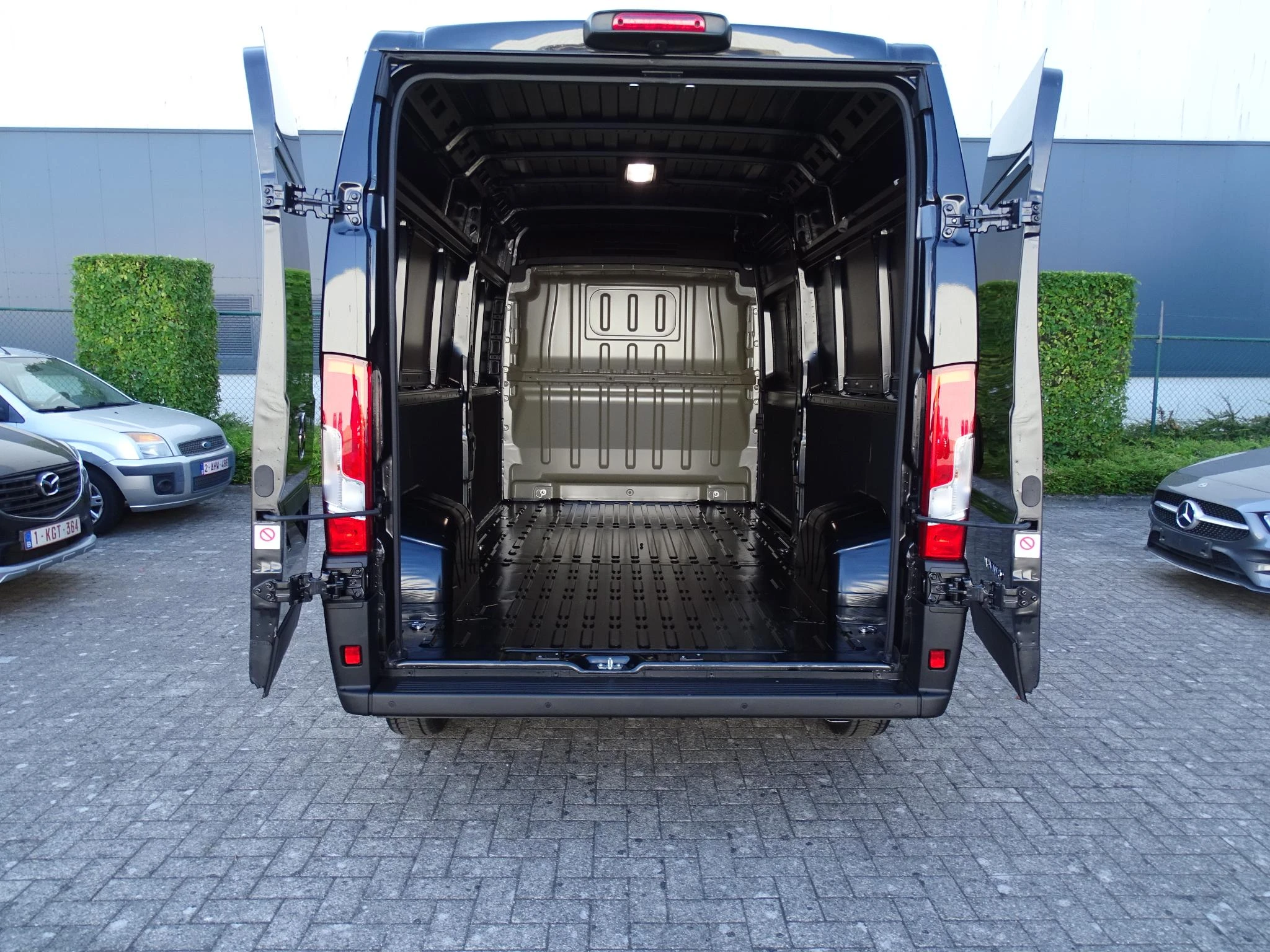 Opel-Movano-image-10