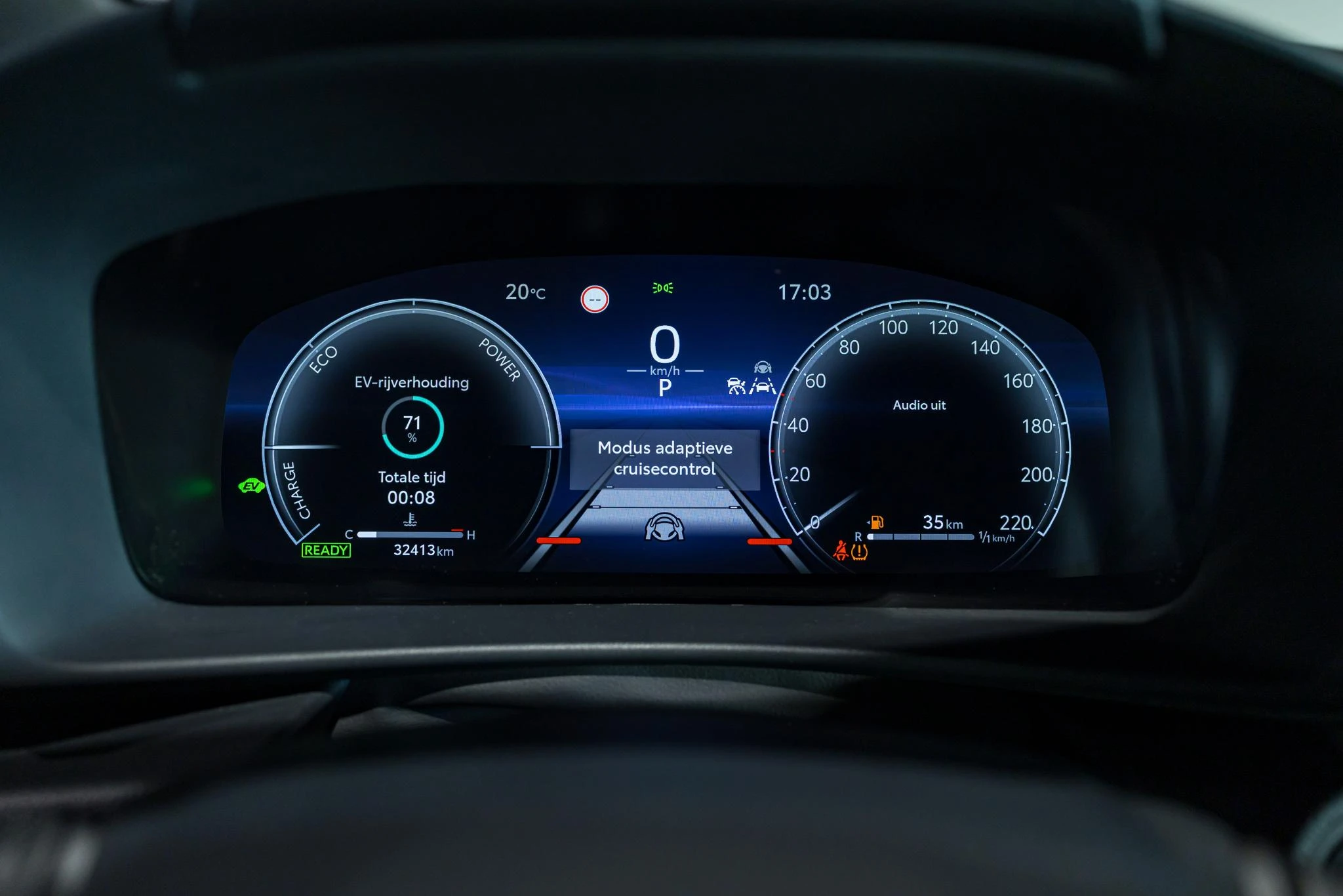 Toyota-C-HR-image-24