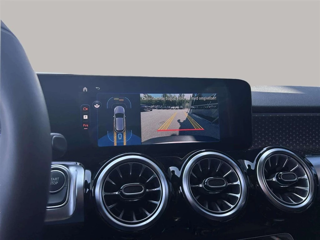 Mercedes-Benz-EQB-image-14