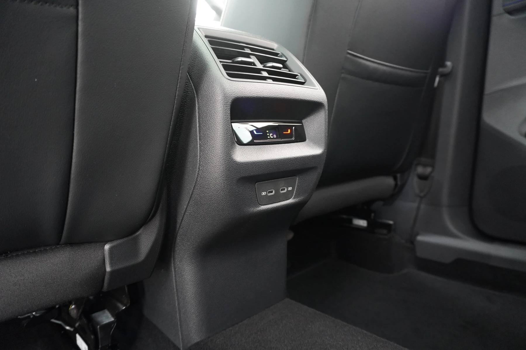 Volkswagen-Tayron-image-11