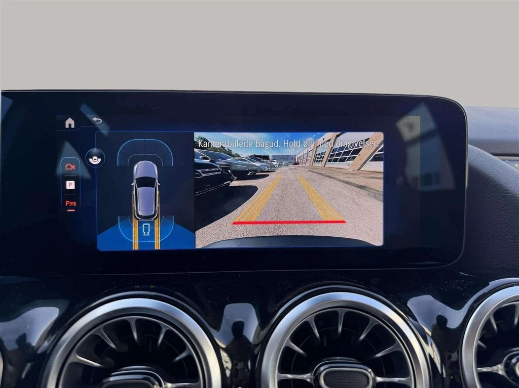 Mercedes-Benz-EQA-image-11