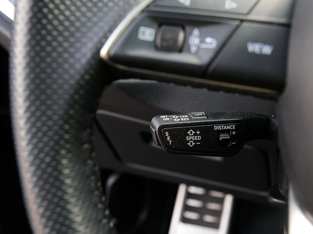 Audi Q3 40 TDI S line Navi Panorama AHK Kamera